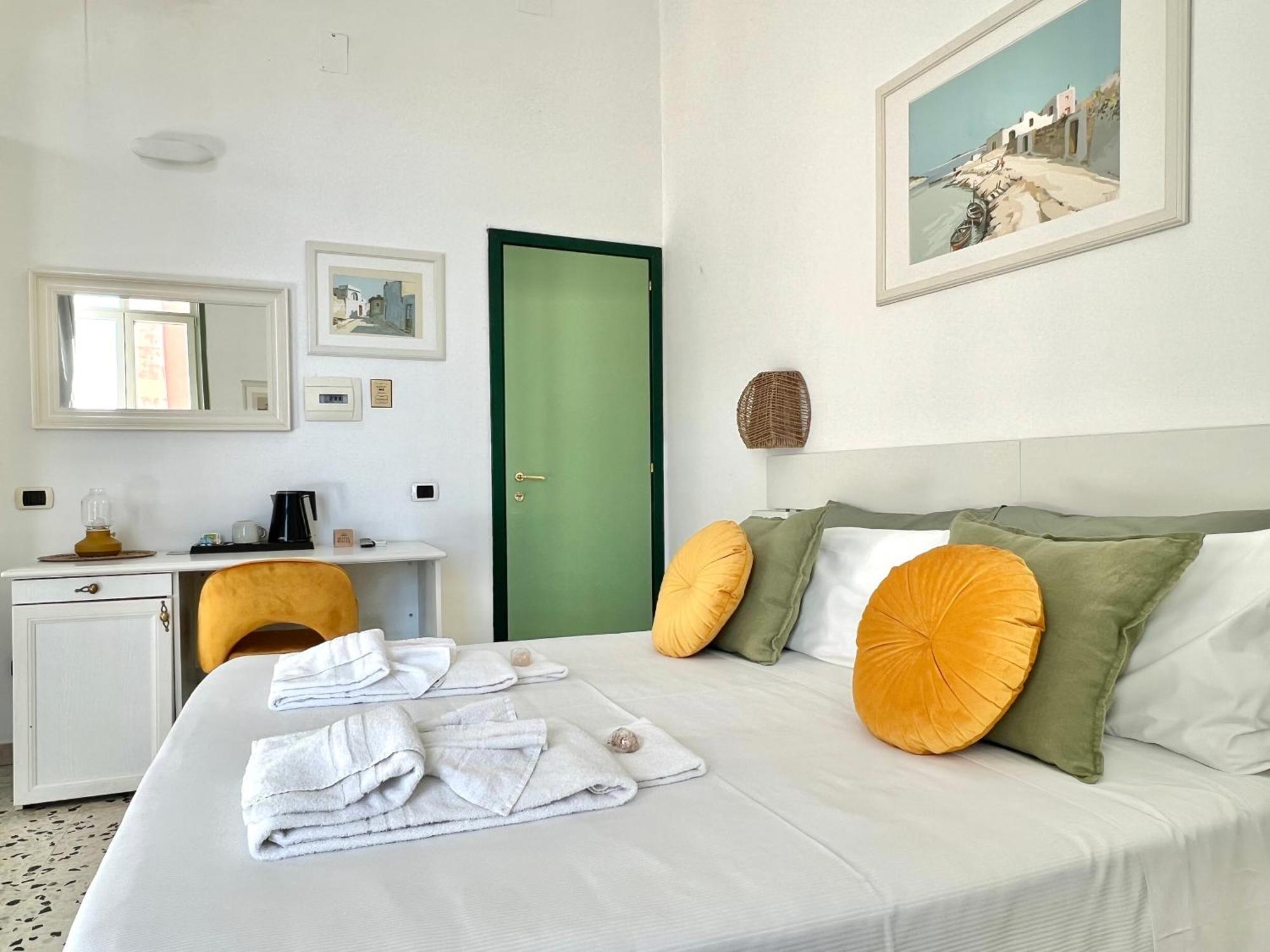 Habitación amplia con vistas al mar