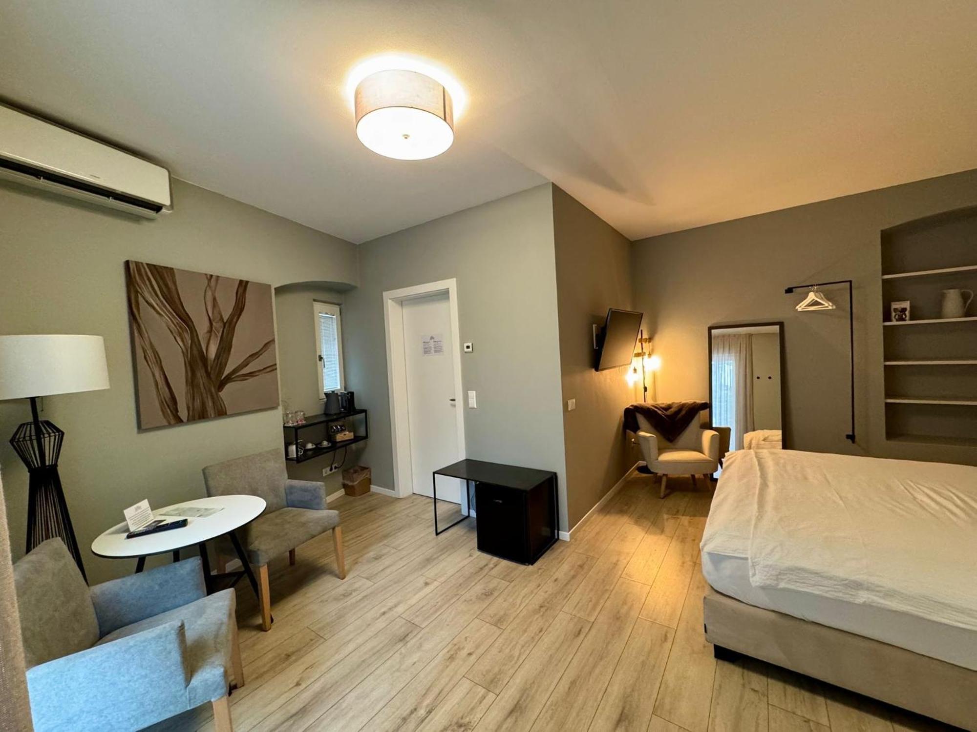 Deluxe Suite,1633013601:JPEG