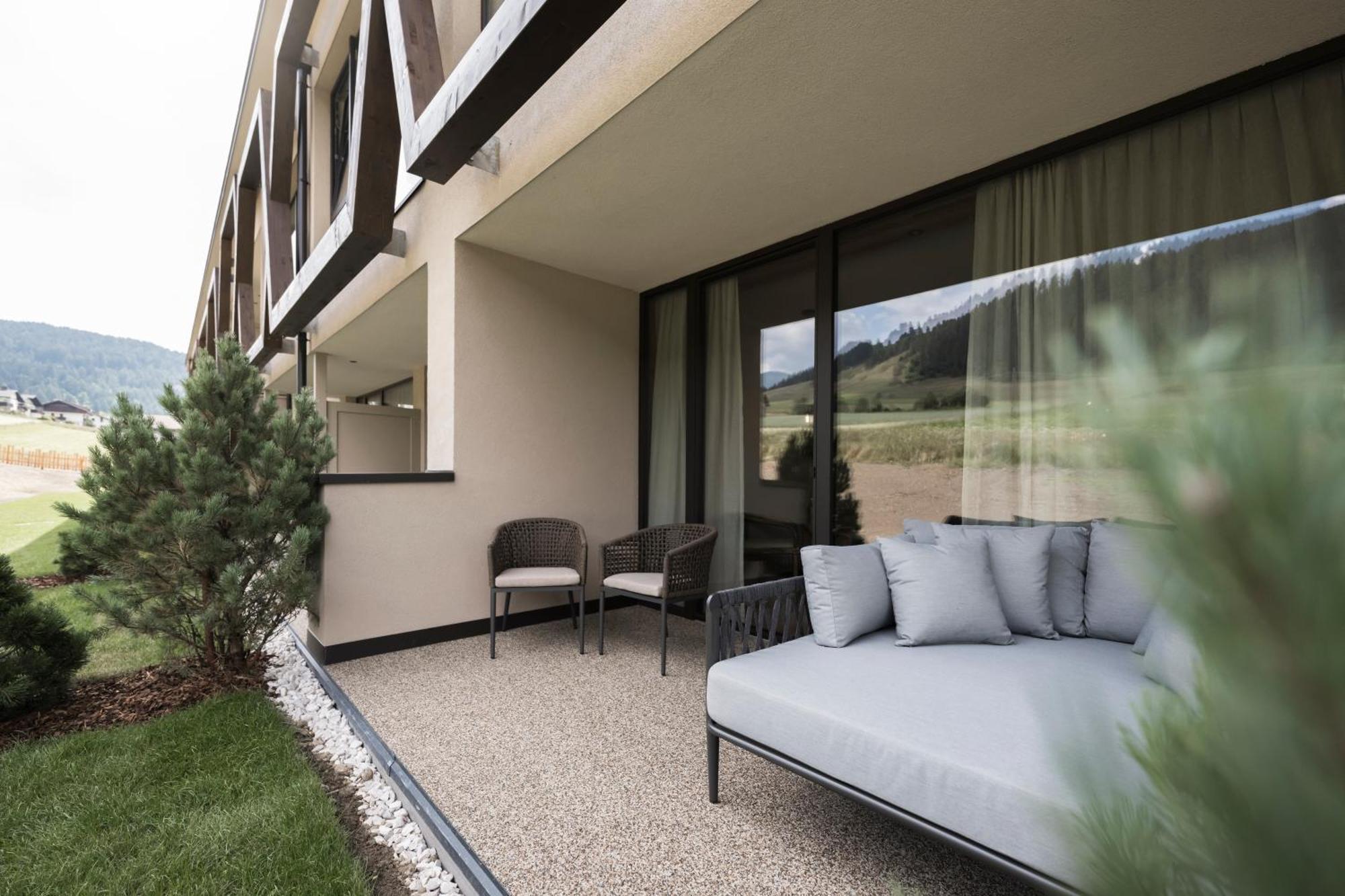 Junior Suite with Garden View