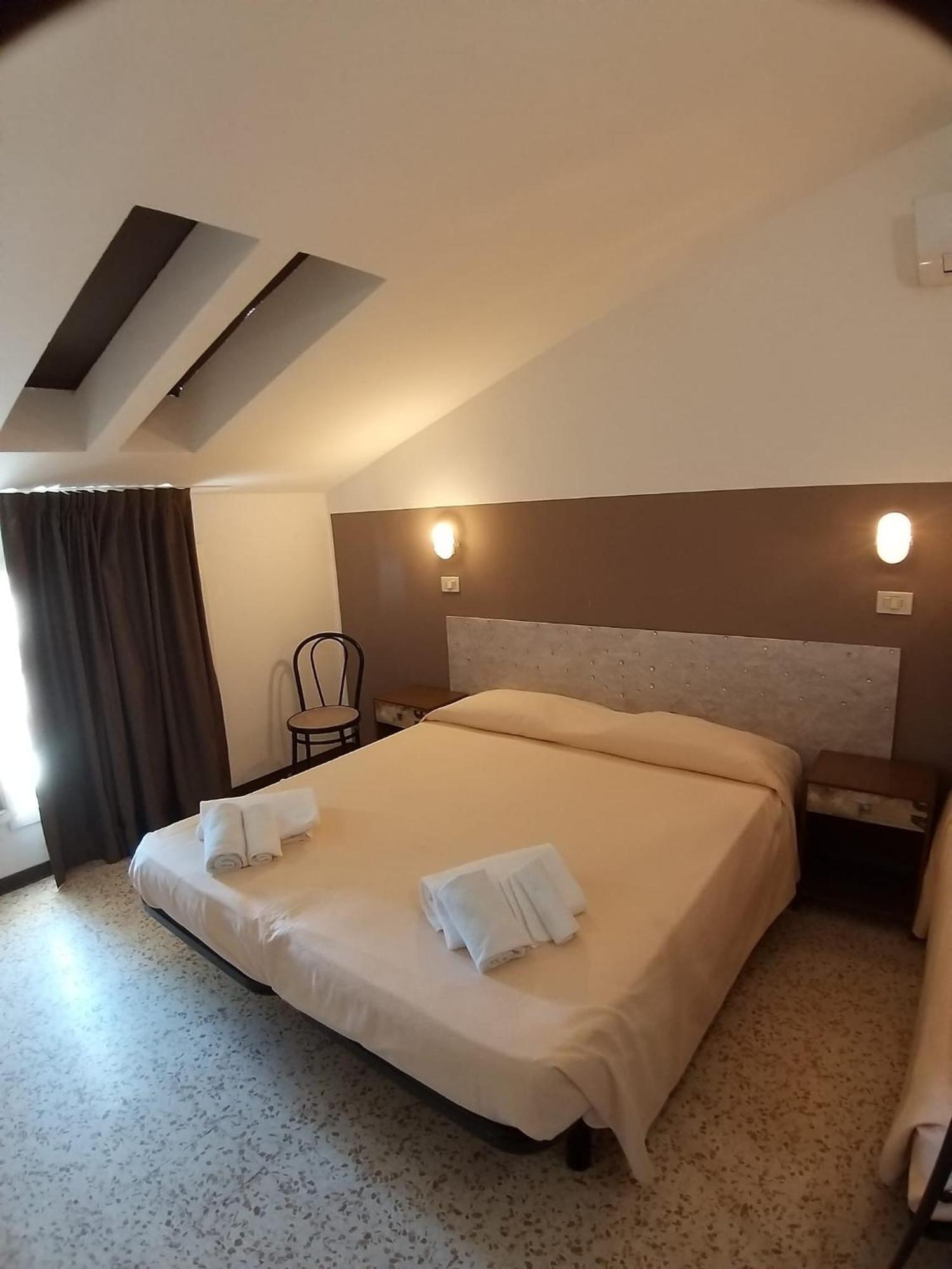 Pokój dwuosobowy typu Economy z 1 lub 2 łóżkami