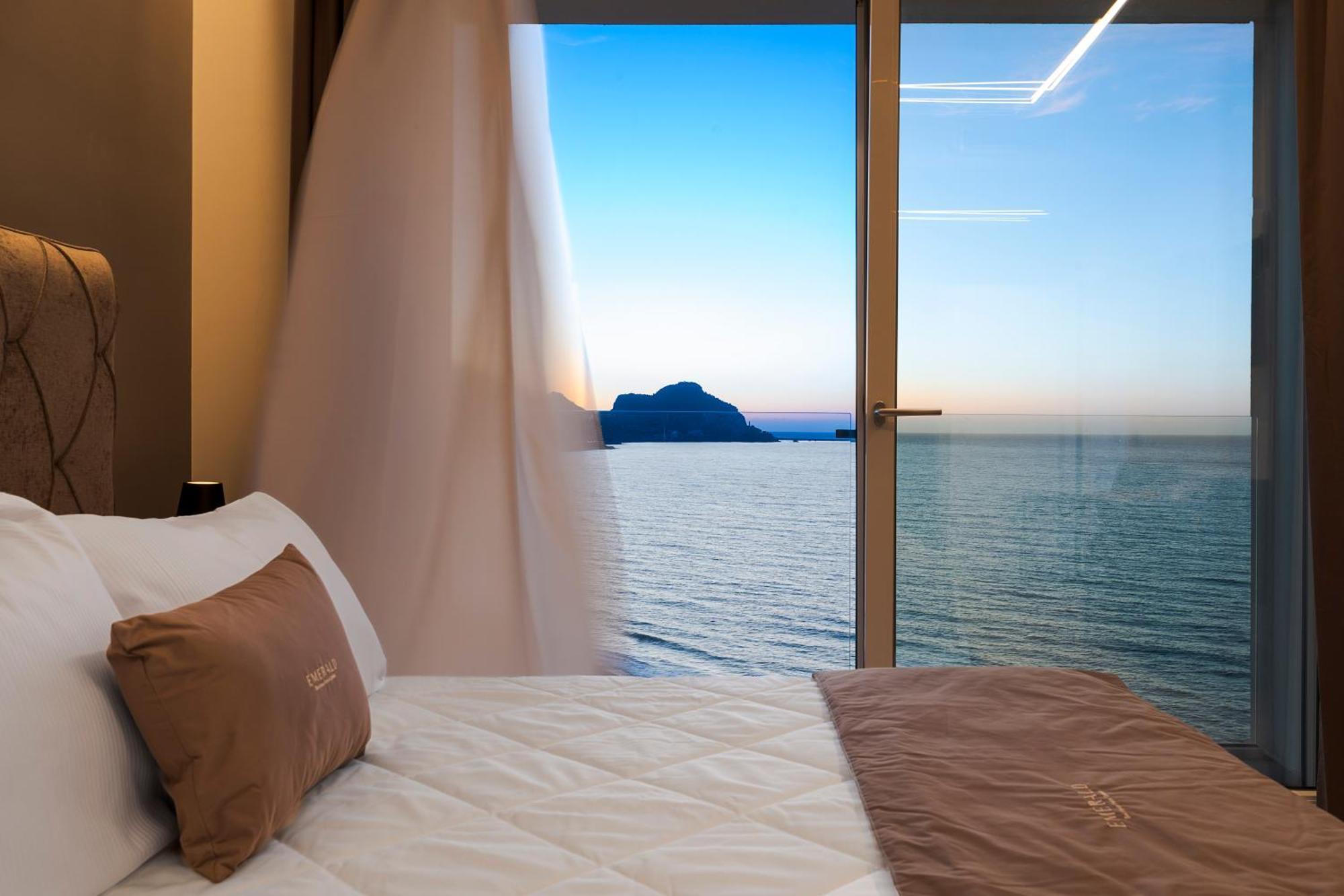 Deluxe Double Room with Sea View,1639402833:JPEG