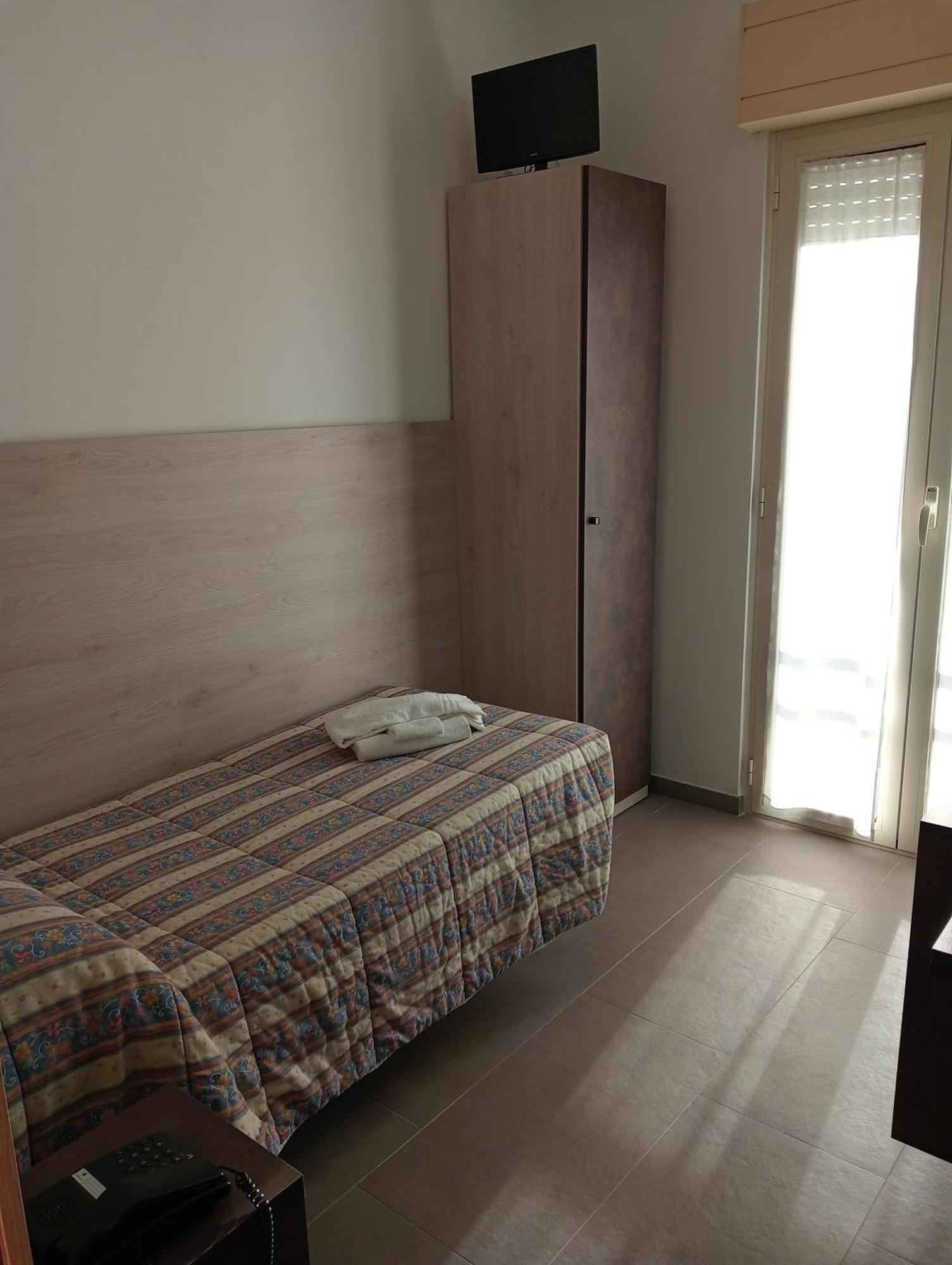 Single Room Private Bathroom