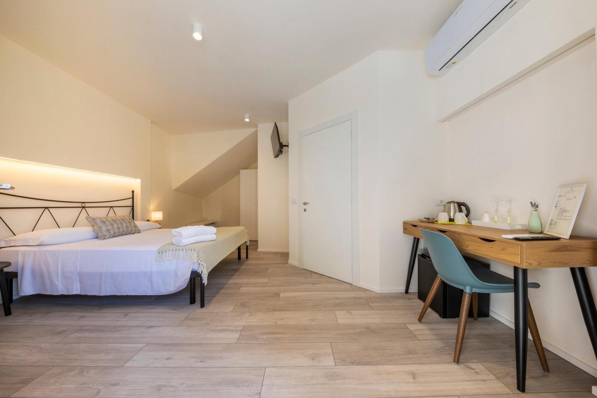 Standard Double Room,1640430506:JPEG