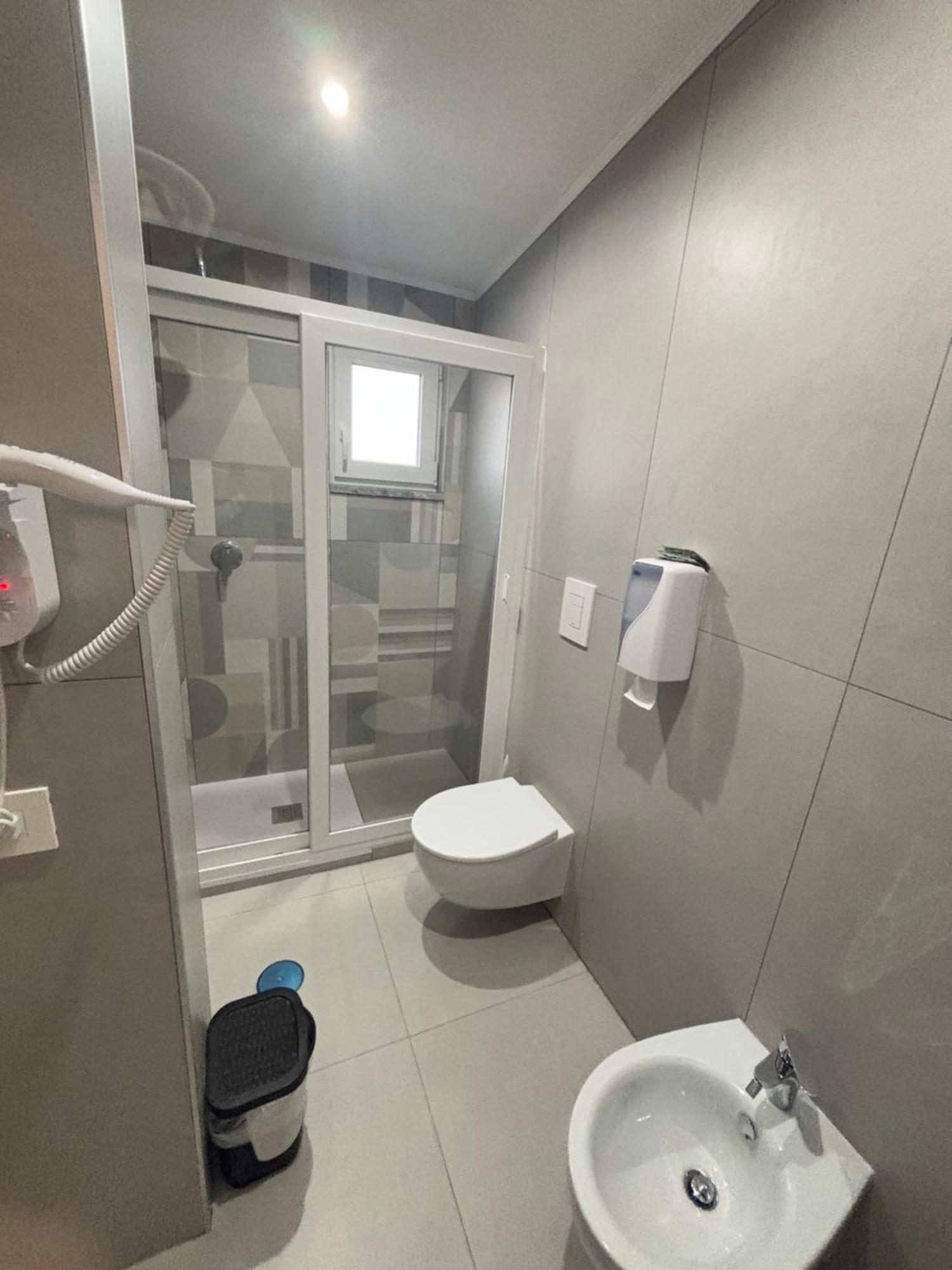 Deluxe Room,1642409692:JPEG