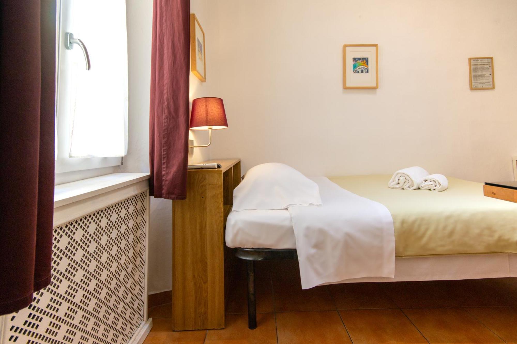 Single Room,1643135132:JPEG