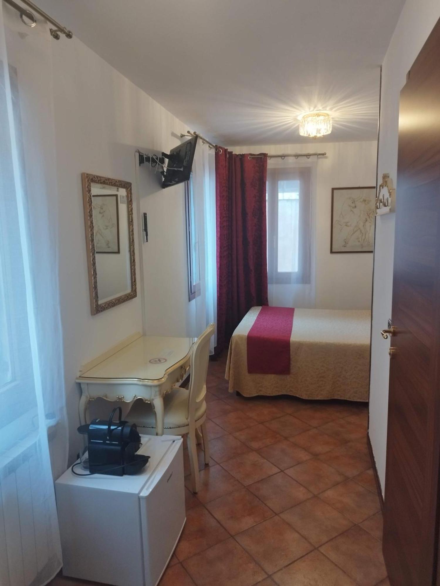 Double Room Private Bathroom