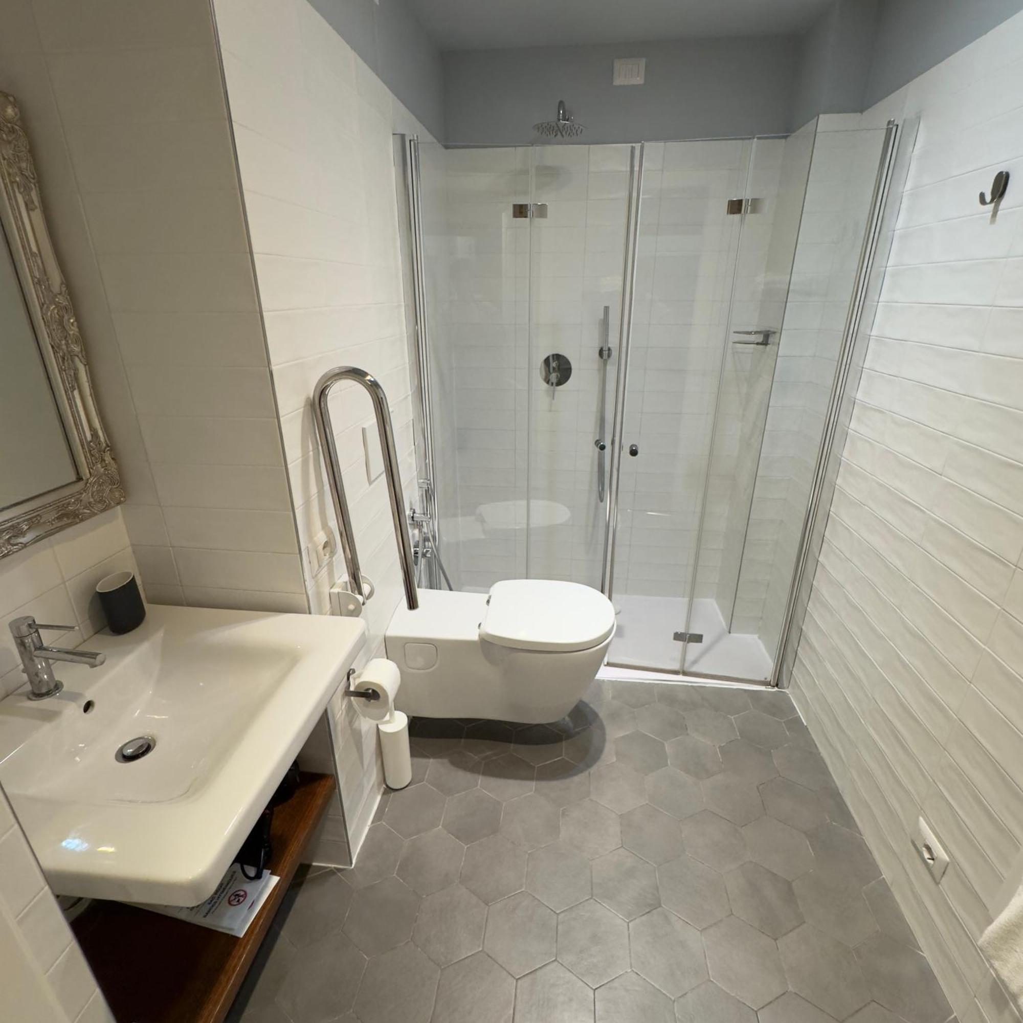 Large Double or Twin Room