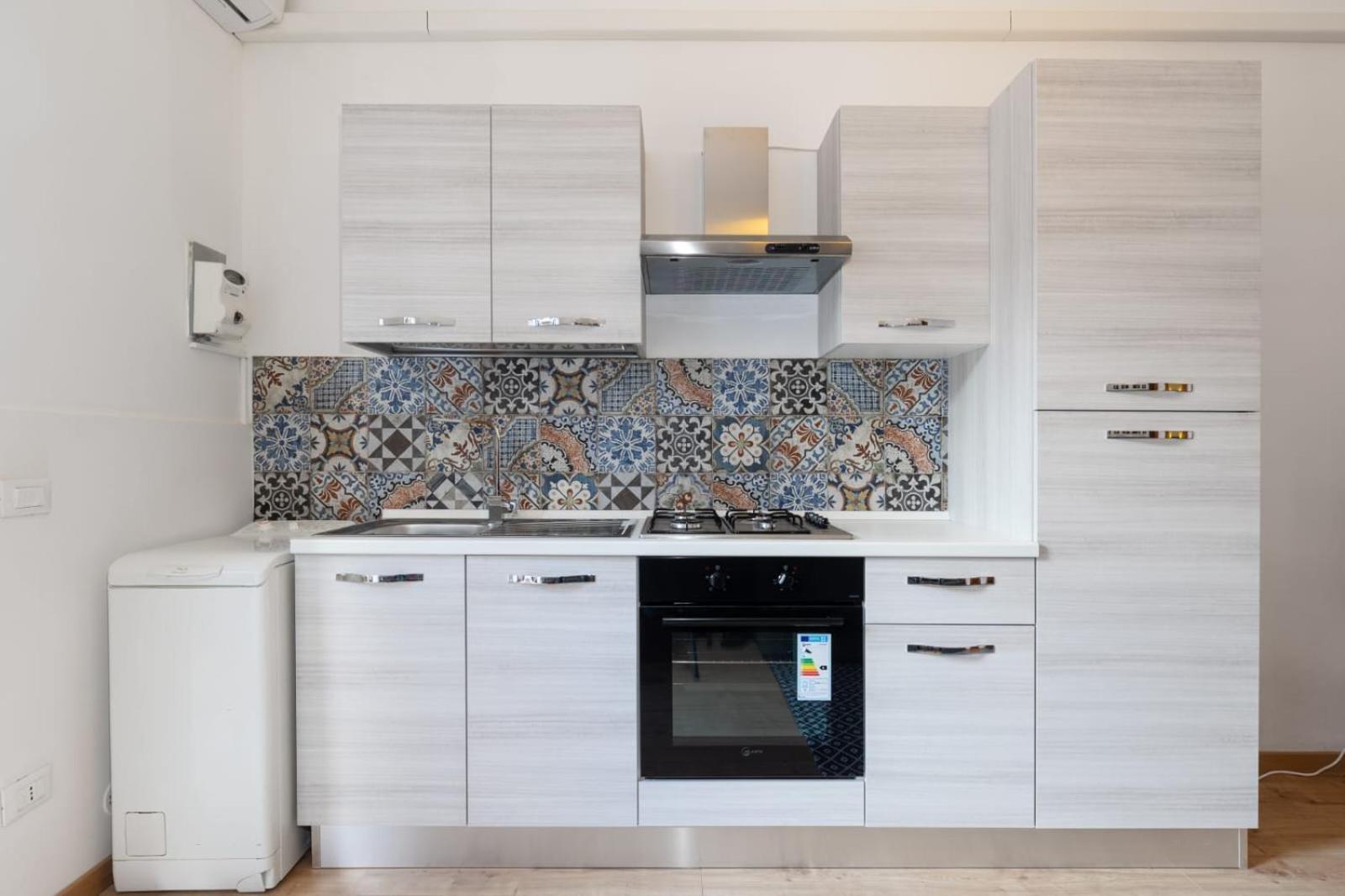 Monolocale con Divano-Letto