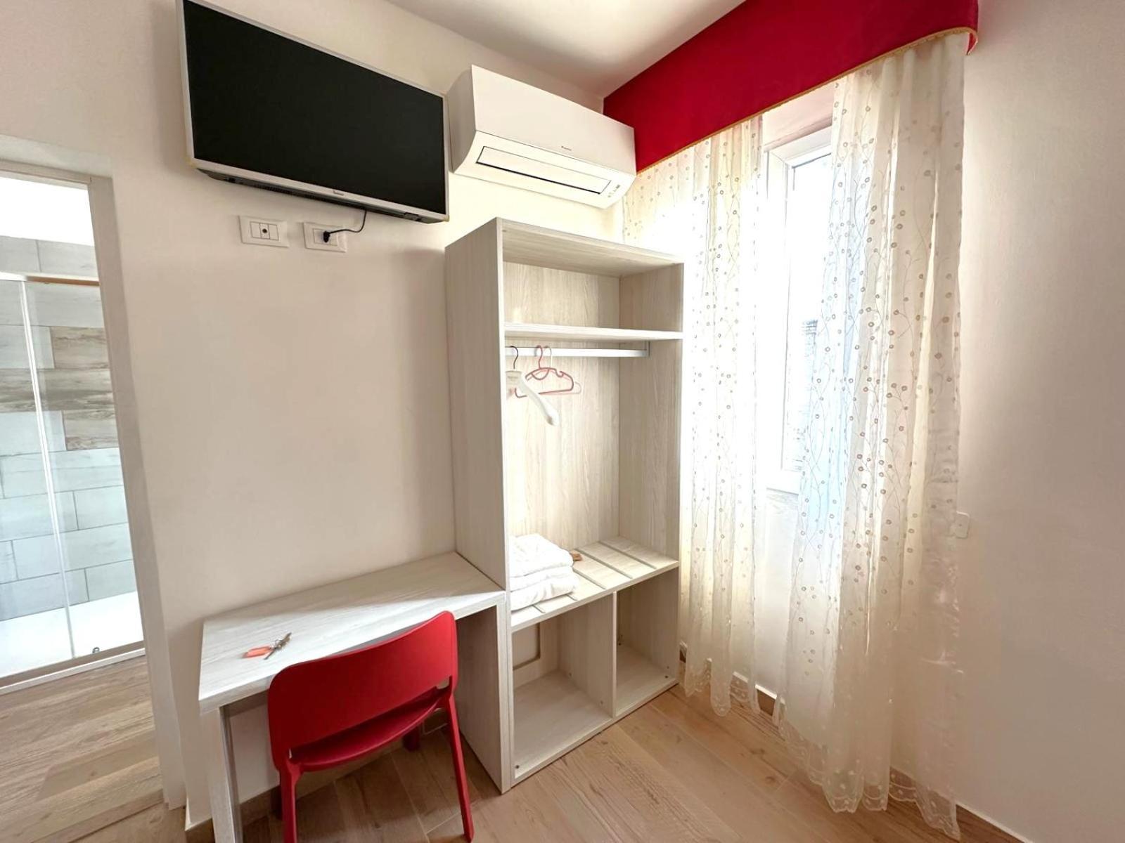 Triple Room Bathroom,1647736737:JPEG