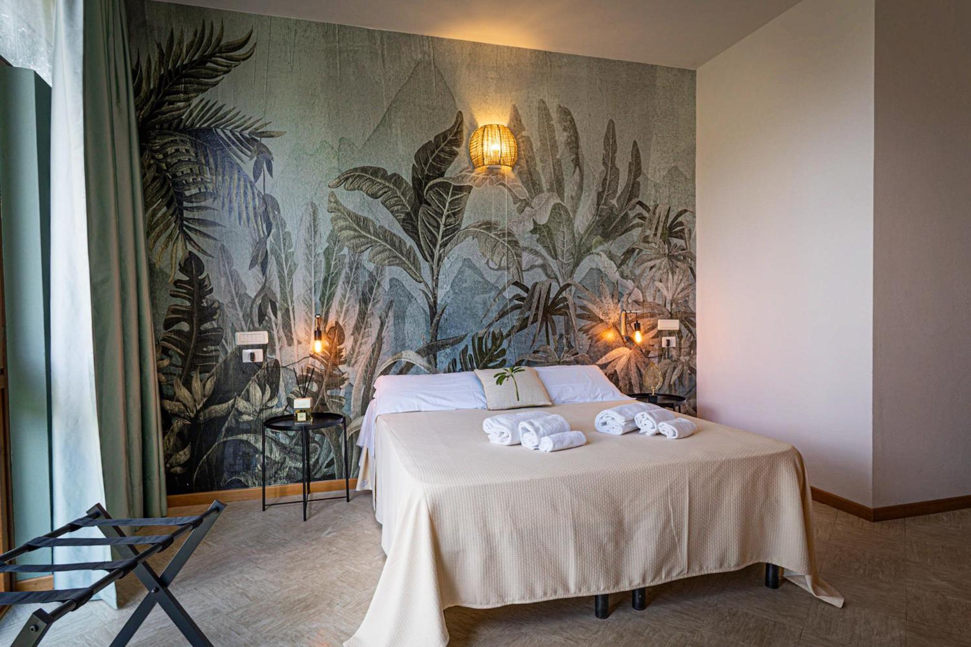 Deluxe Room,1648936248:JPEG