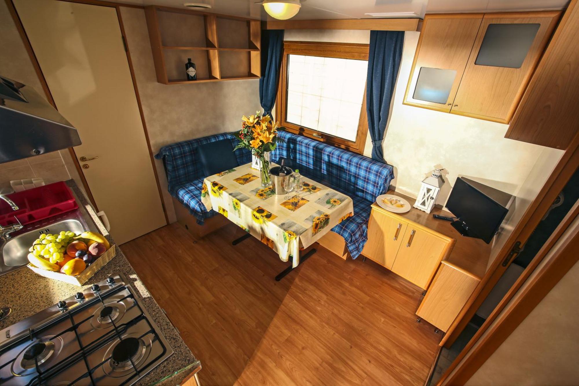 Mobile Home,1649984632:JPEG