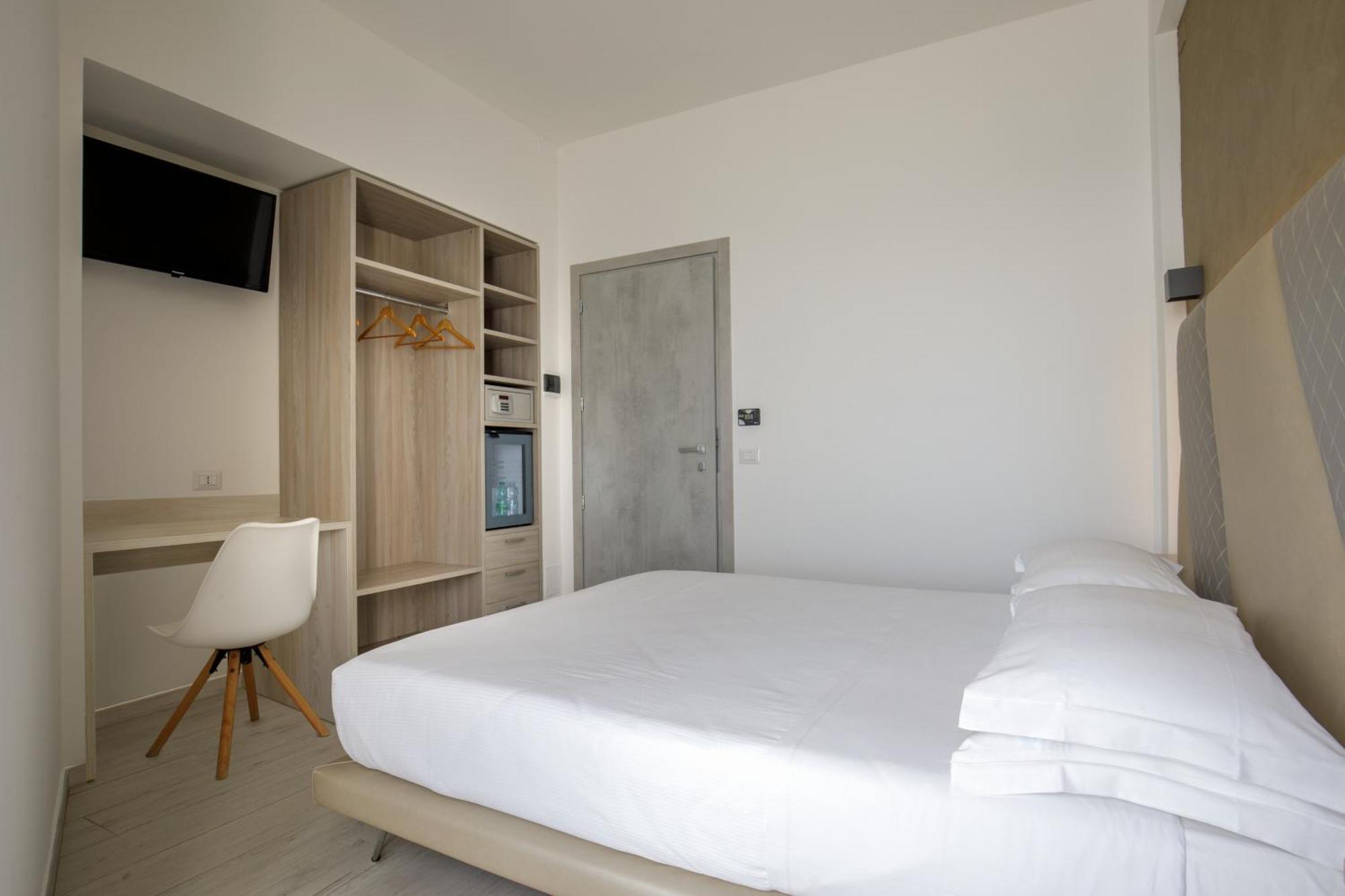 Superior Double or Twin Room with Mountain View