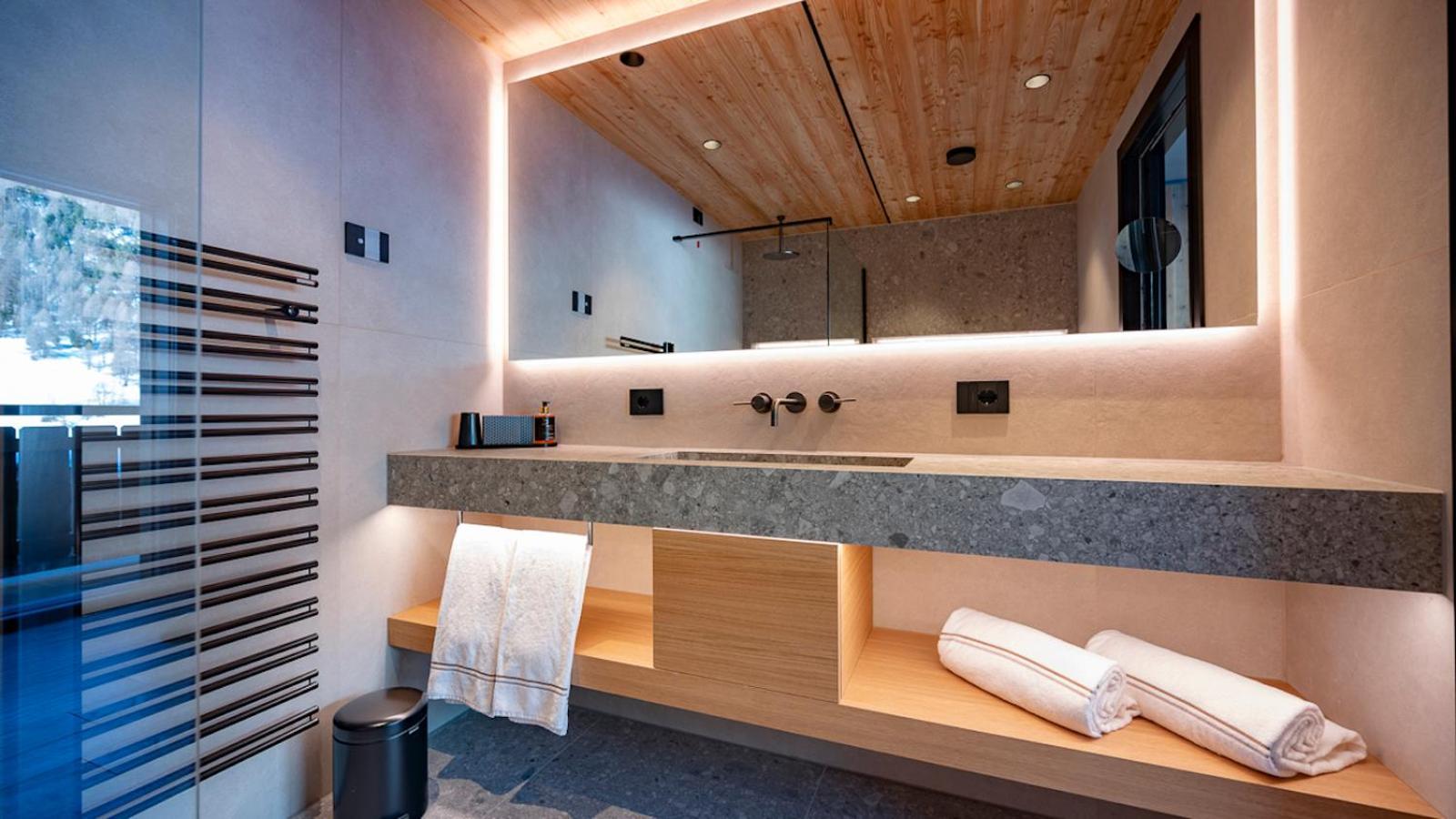 Deluxe Double Room with Balcony & Mountain View,1651171379:JPEG