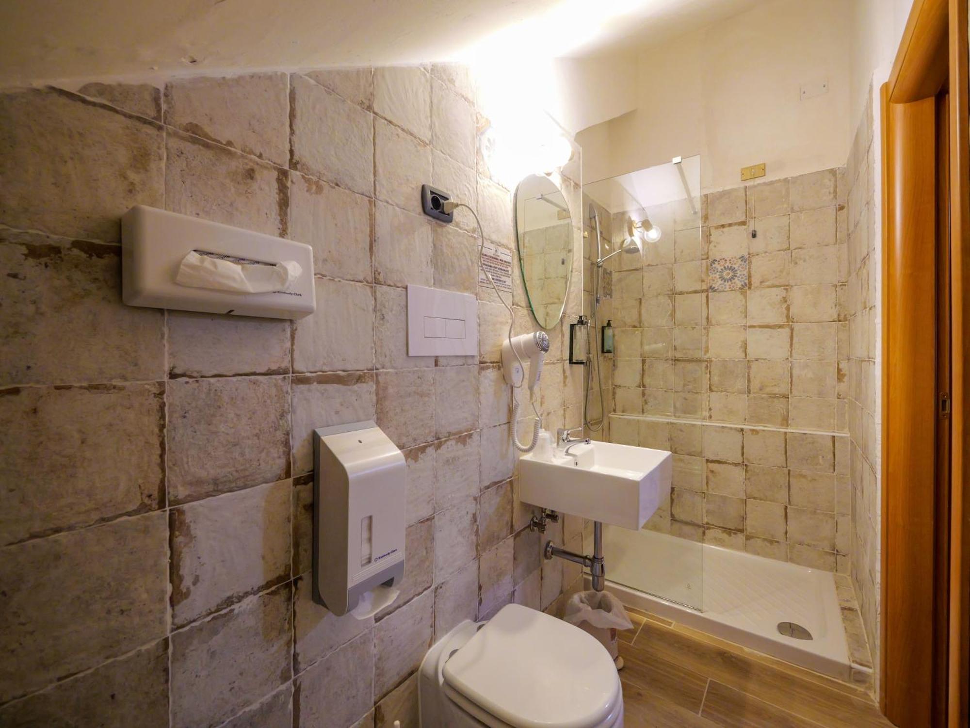 Double Room,1651761137:JPEG