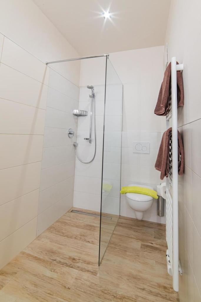Superior One-Bedroom Apartment Balcony,1652764648:JPEG