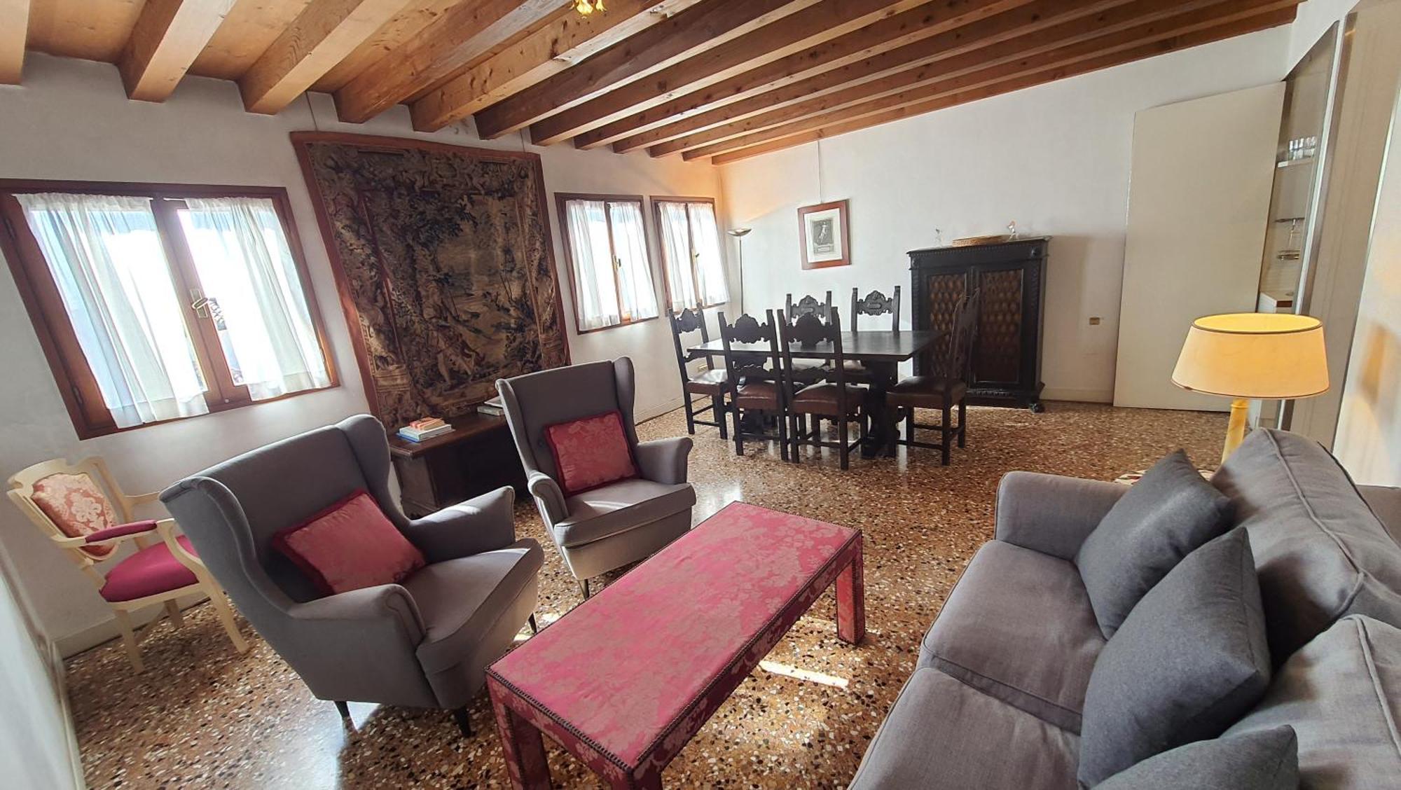 Apartamento de 2 dormitorios con vistas a la ciudad