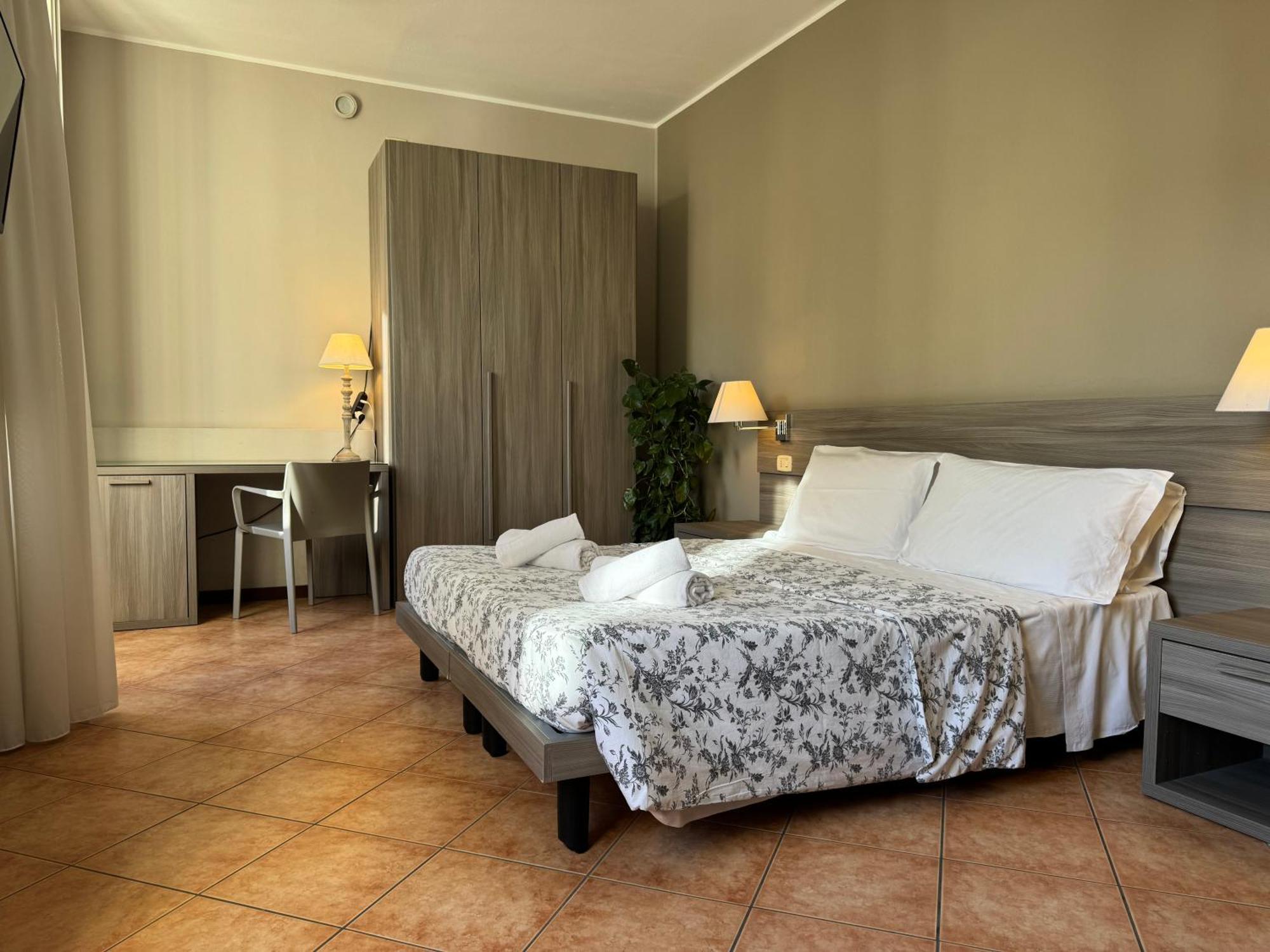 Double Room with Mountain View