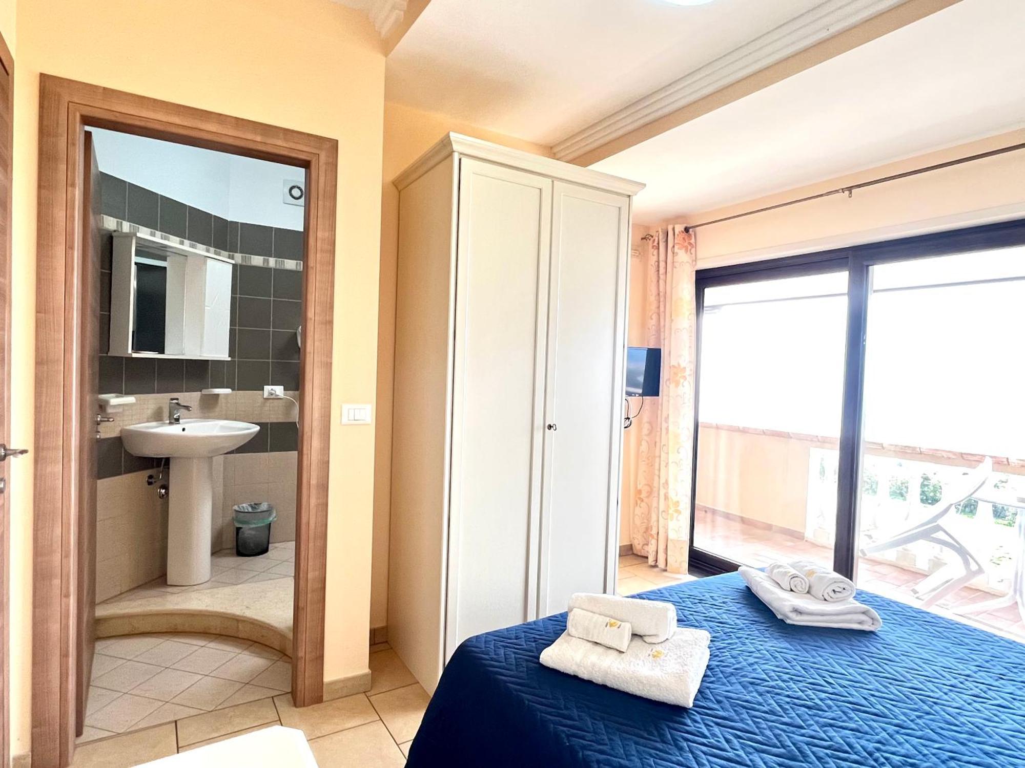 Deluxe Double Room Balcony Sea View