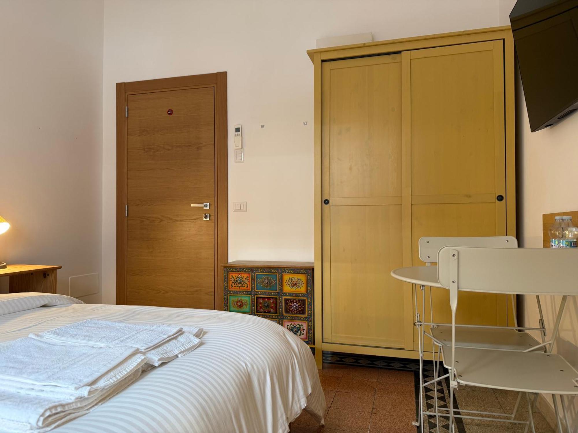 Double Room Private Bathroom