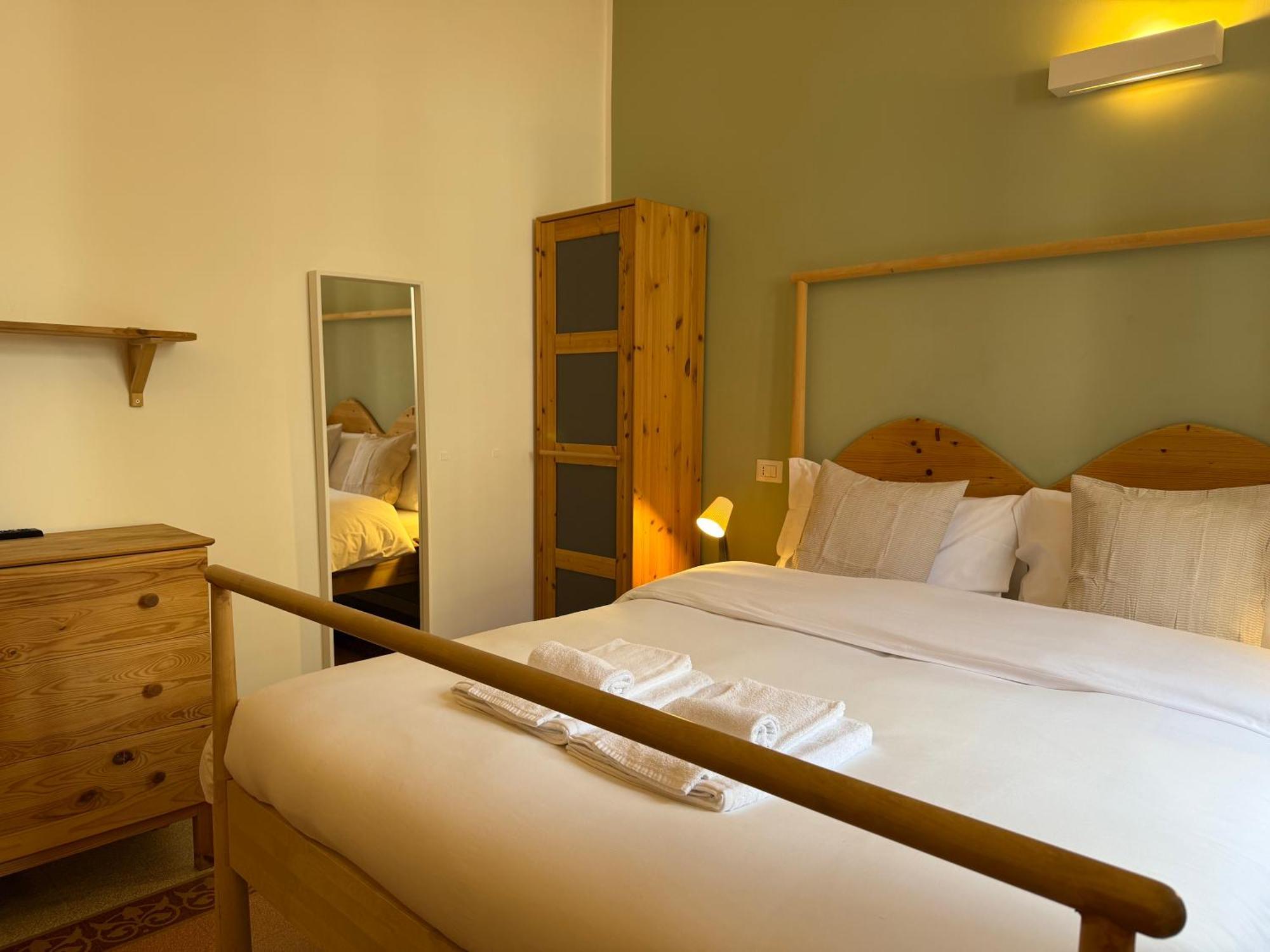Double Room Private Bathroom
