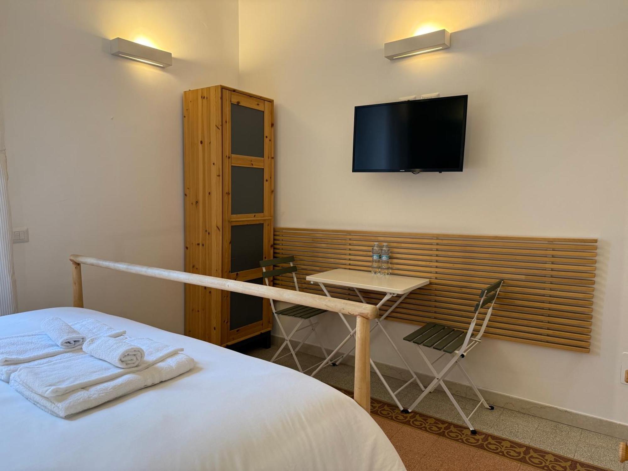 Double Room Private Bathroom