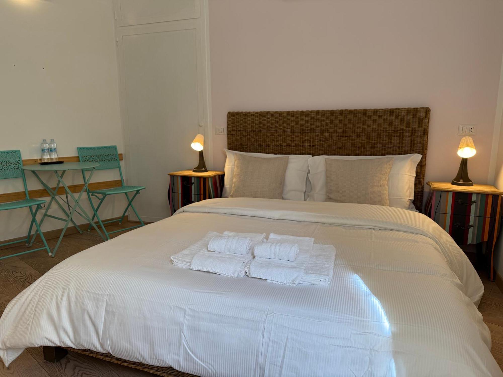 Double Room Private Bathroom