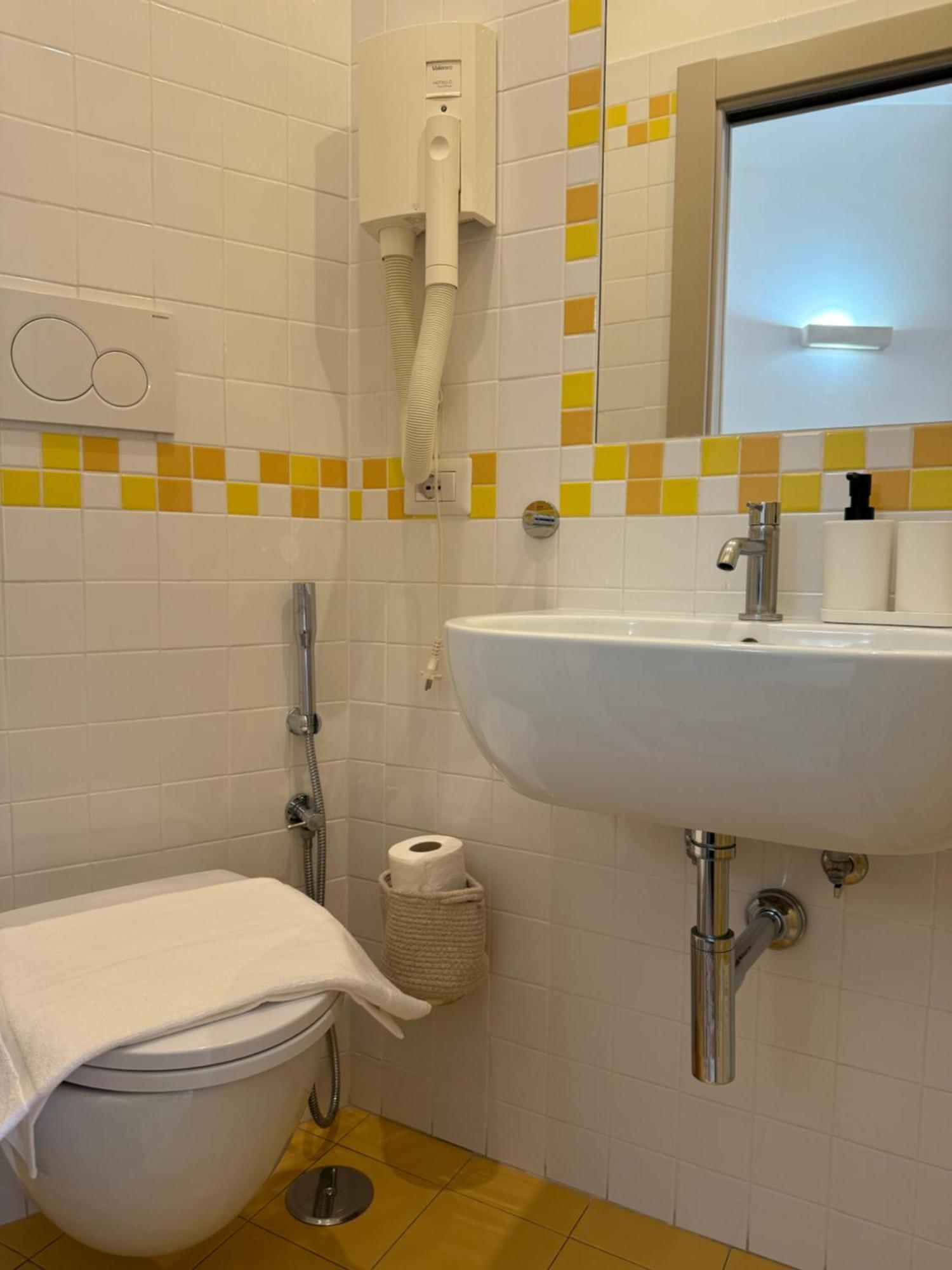 Double Room Private Bathroom