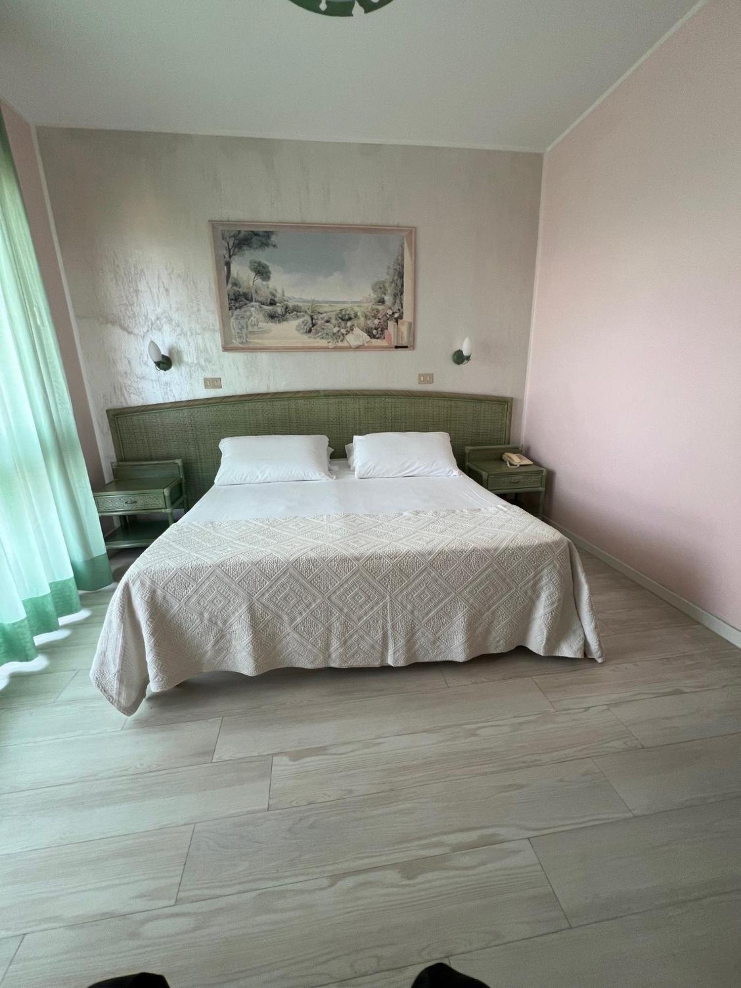 Family Room,1657155155:JPEG