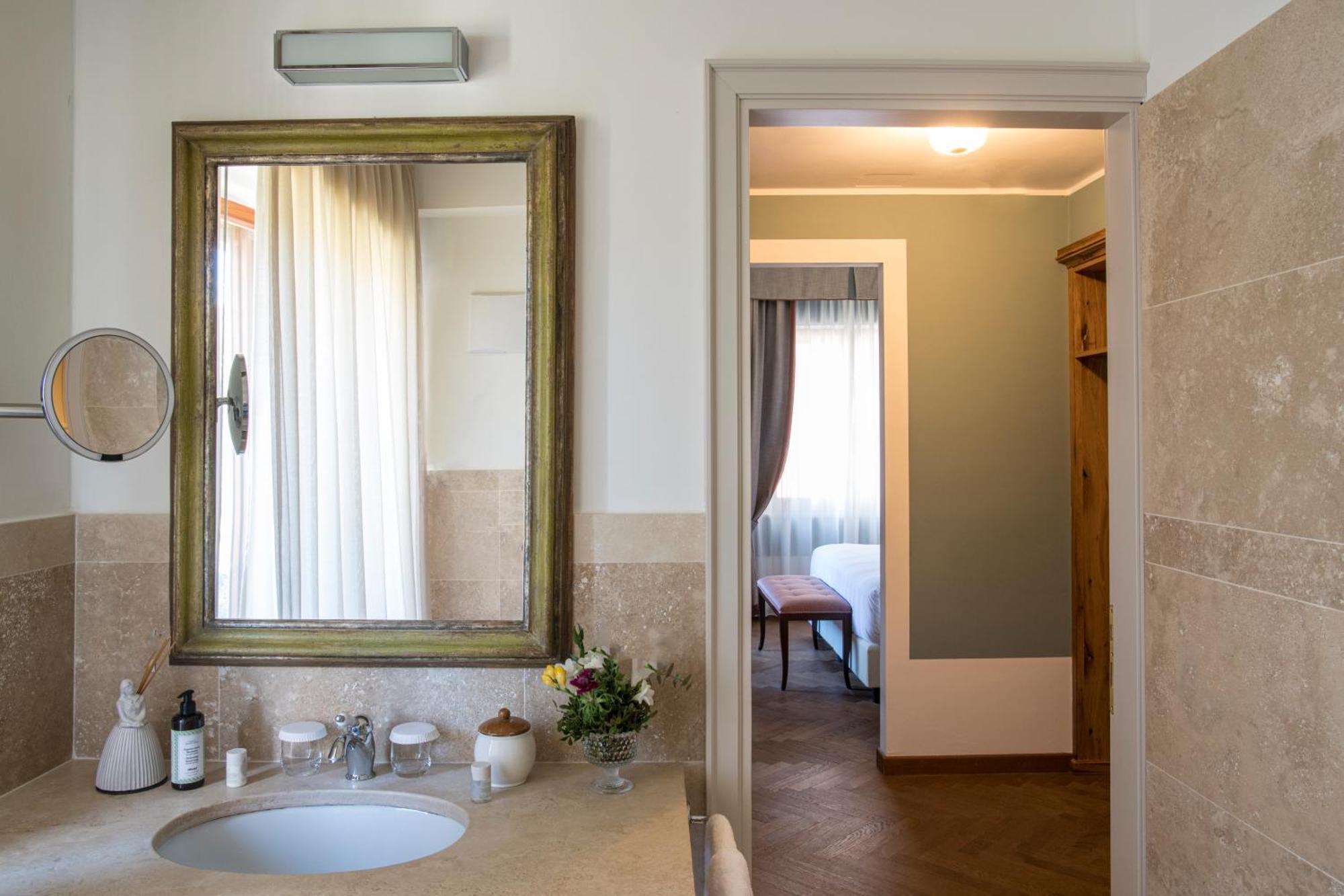 Junior Suite,1657873603:JPEG