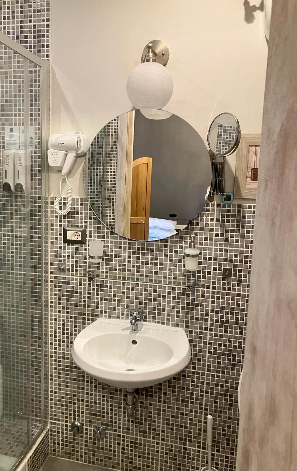 Large Deluxe En-suite
