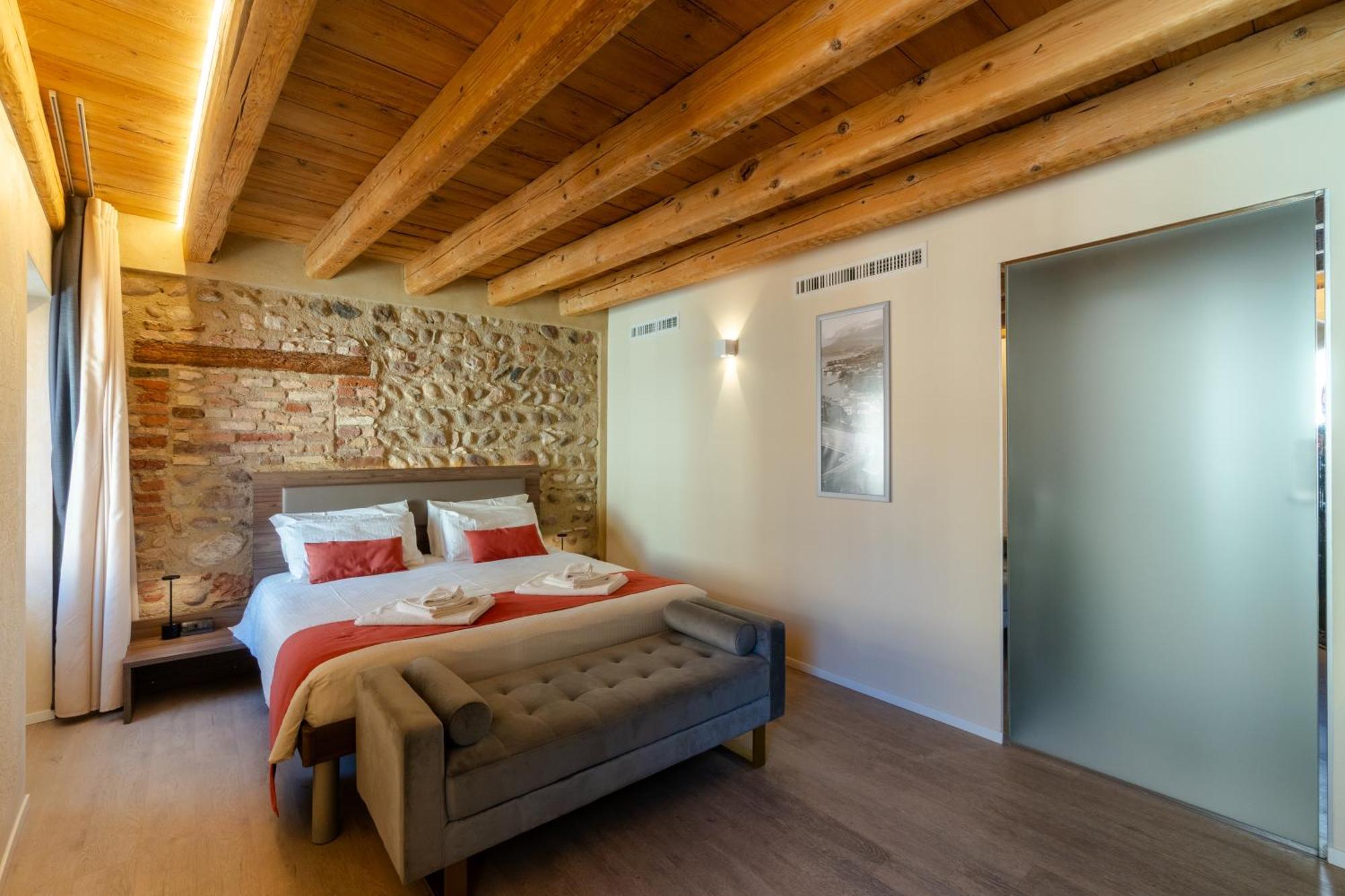 Deluxe Zimmer mit Kingsize-Bett