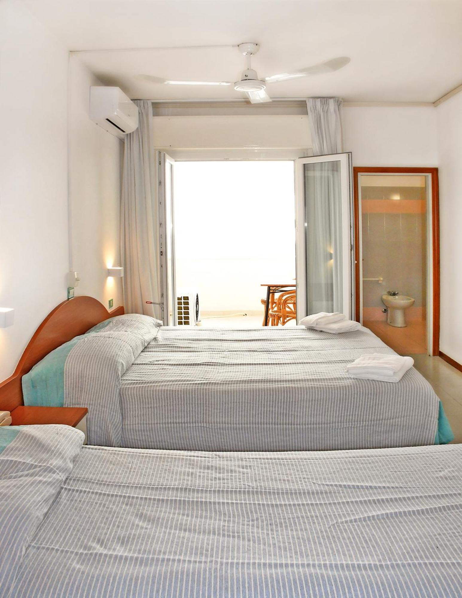 Habitación Triple con balcón