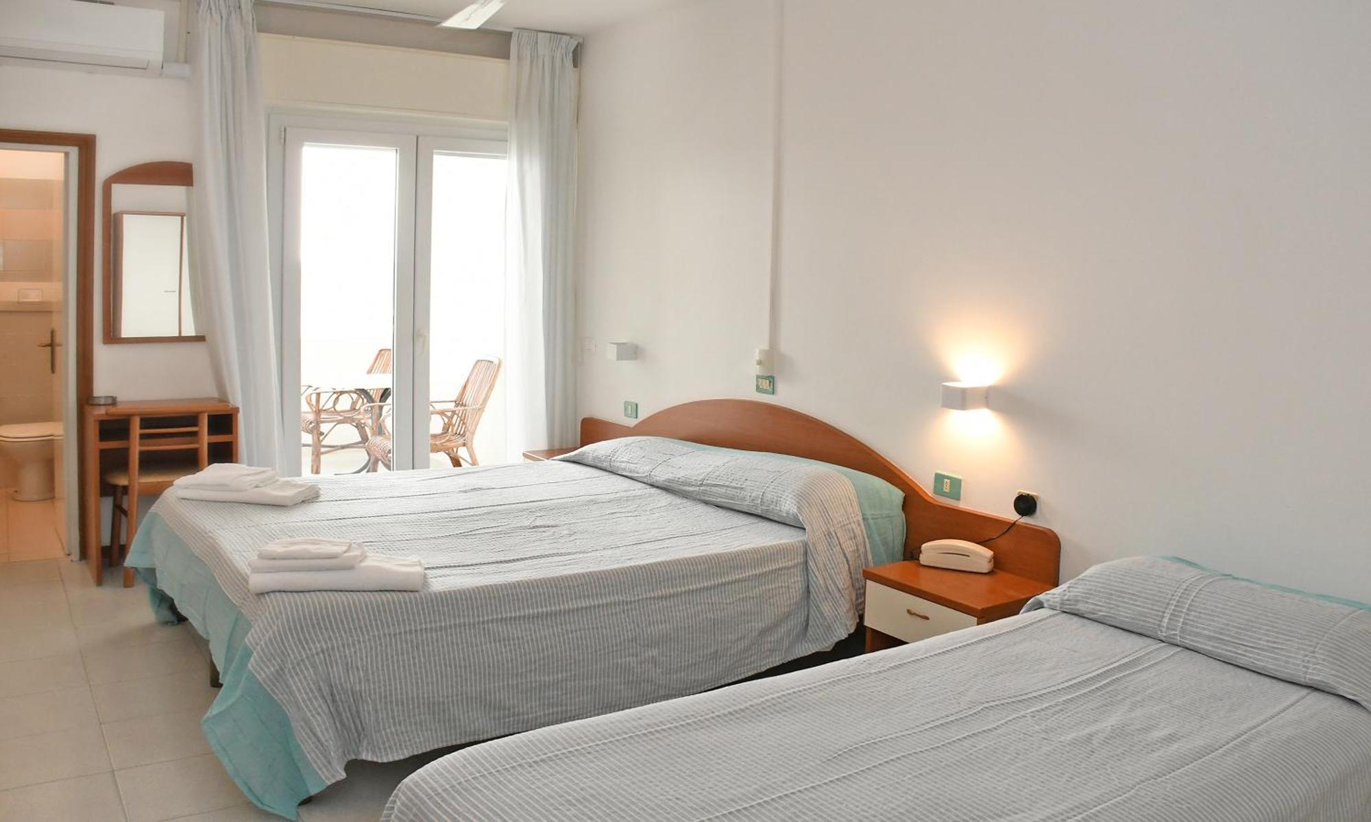 Habitación Triple con balcón