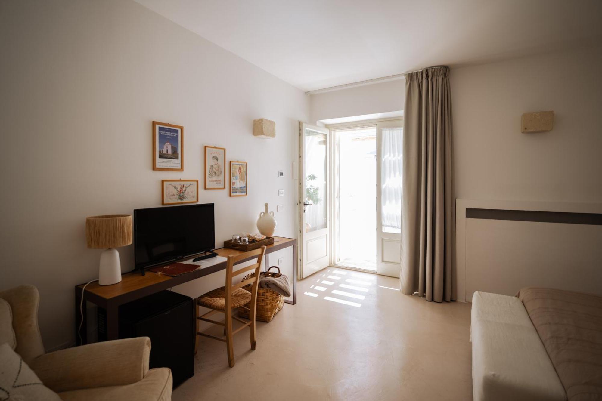 Standard Double Room,1662421317:JPEG