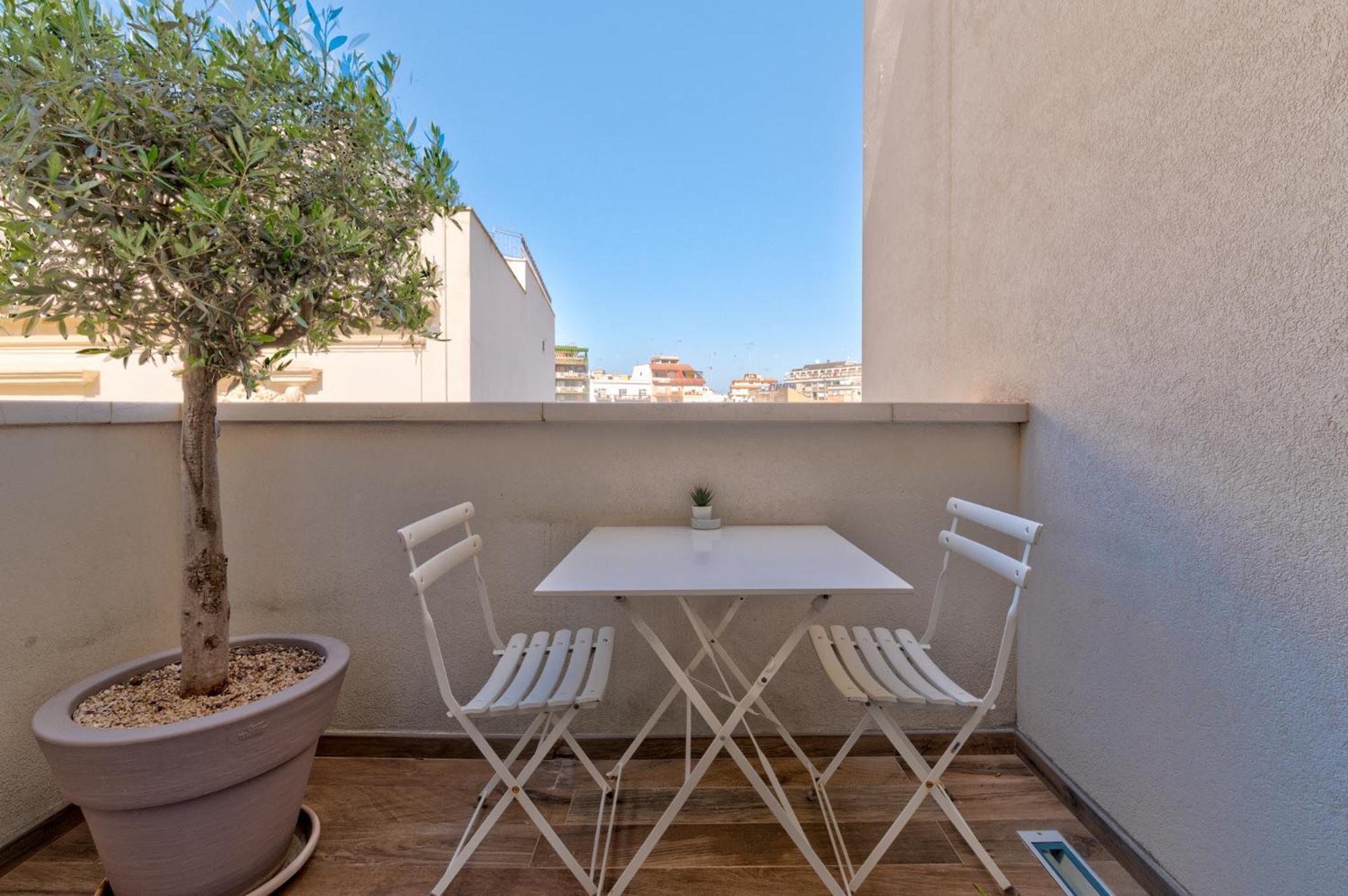 Superior One-Bedroom Apartment (2 Adults) - Split Level