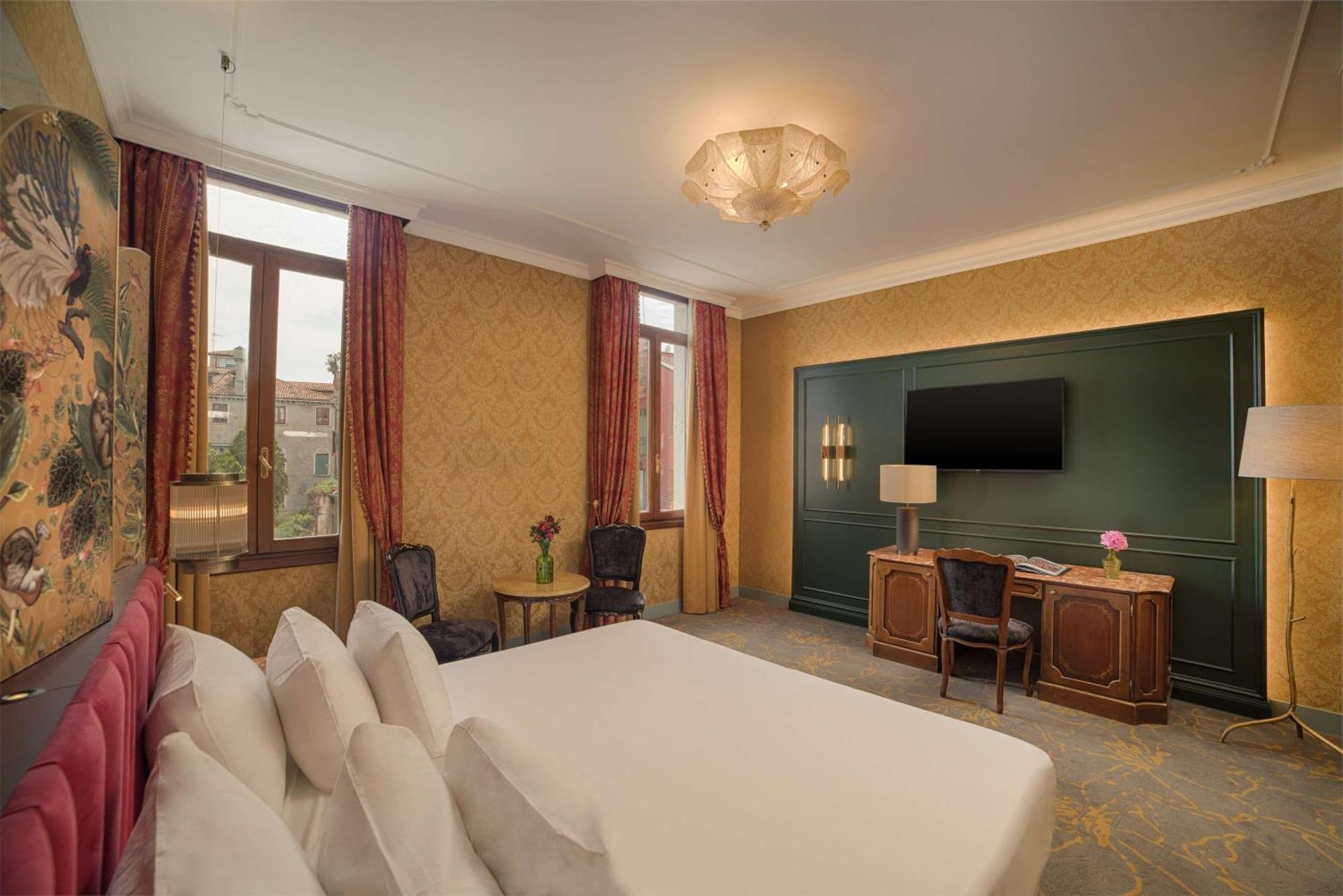 Premium Double or Twin Room Canal View