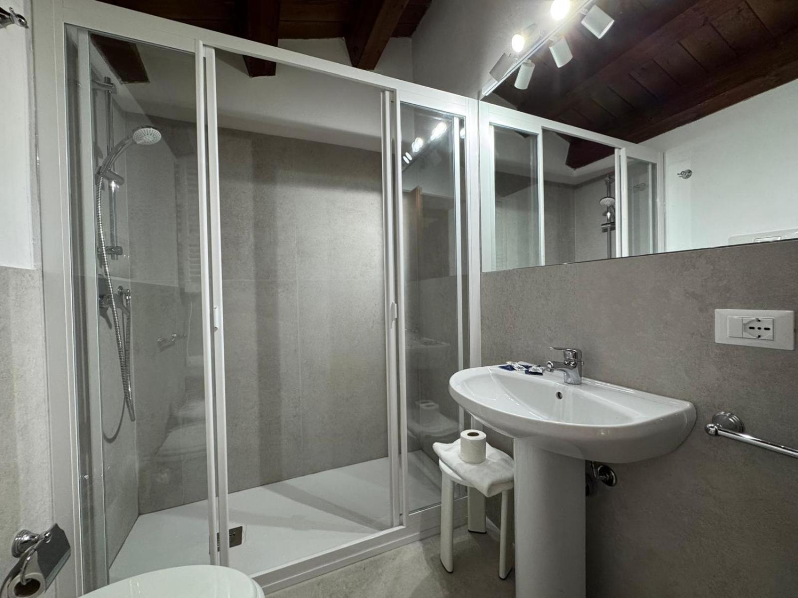 Double Room Private Bathroom,1758819300:JPEG