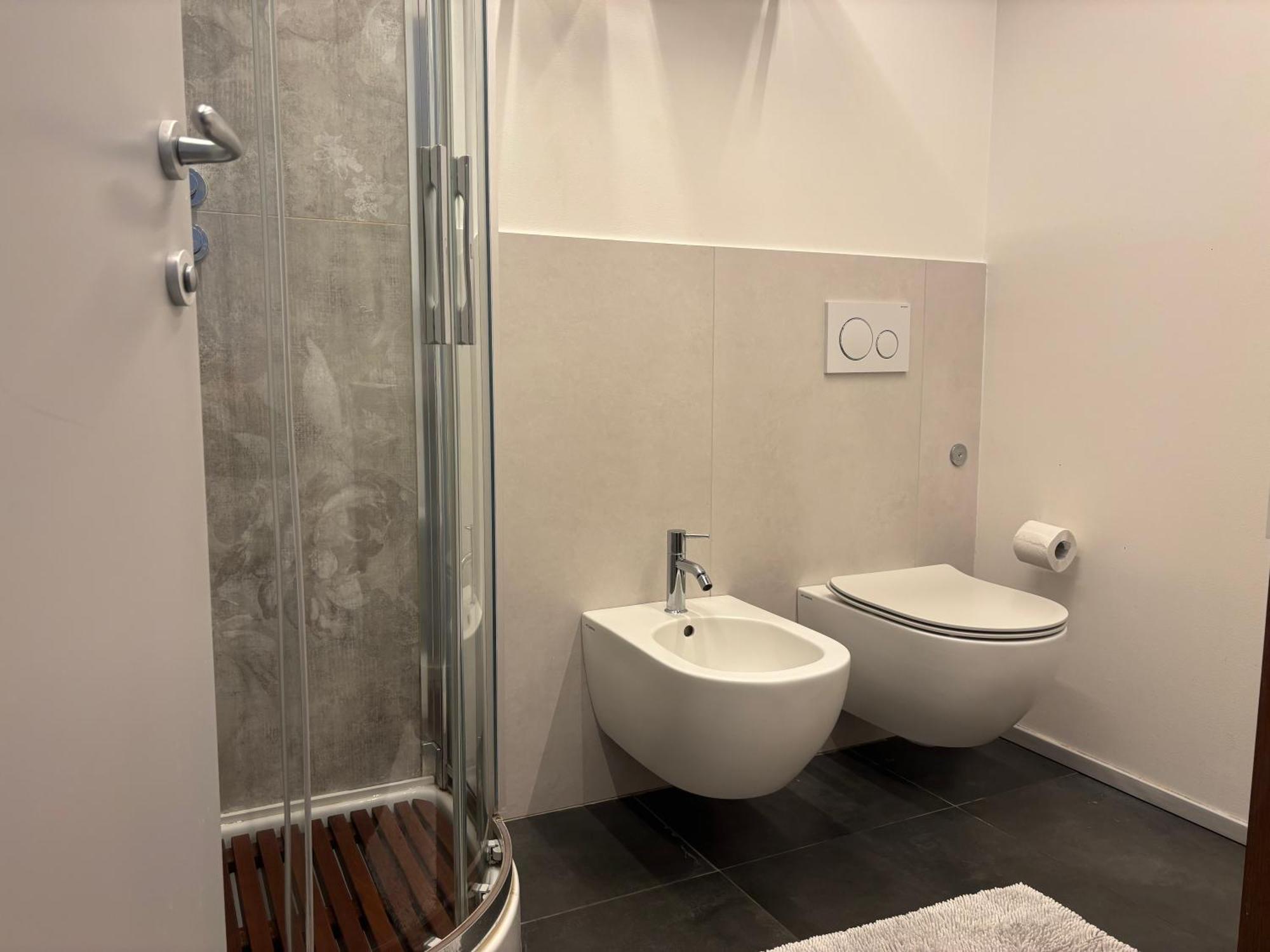 Deluxe Single Room,1664767426:JPEG