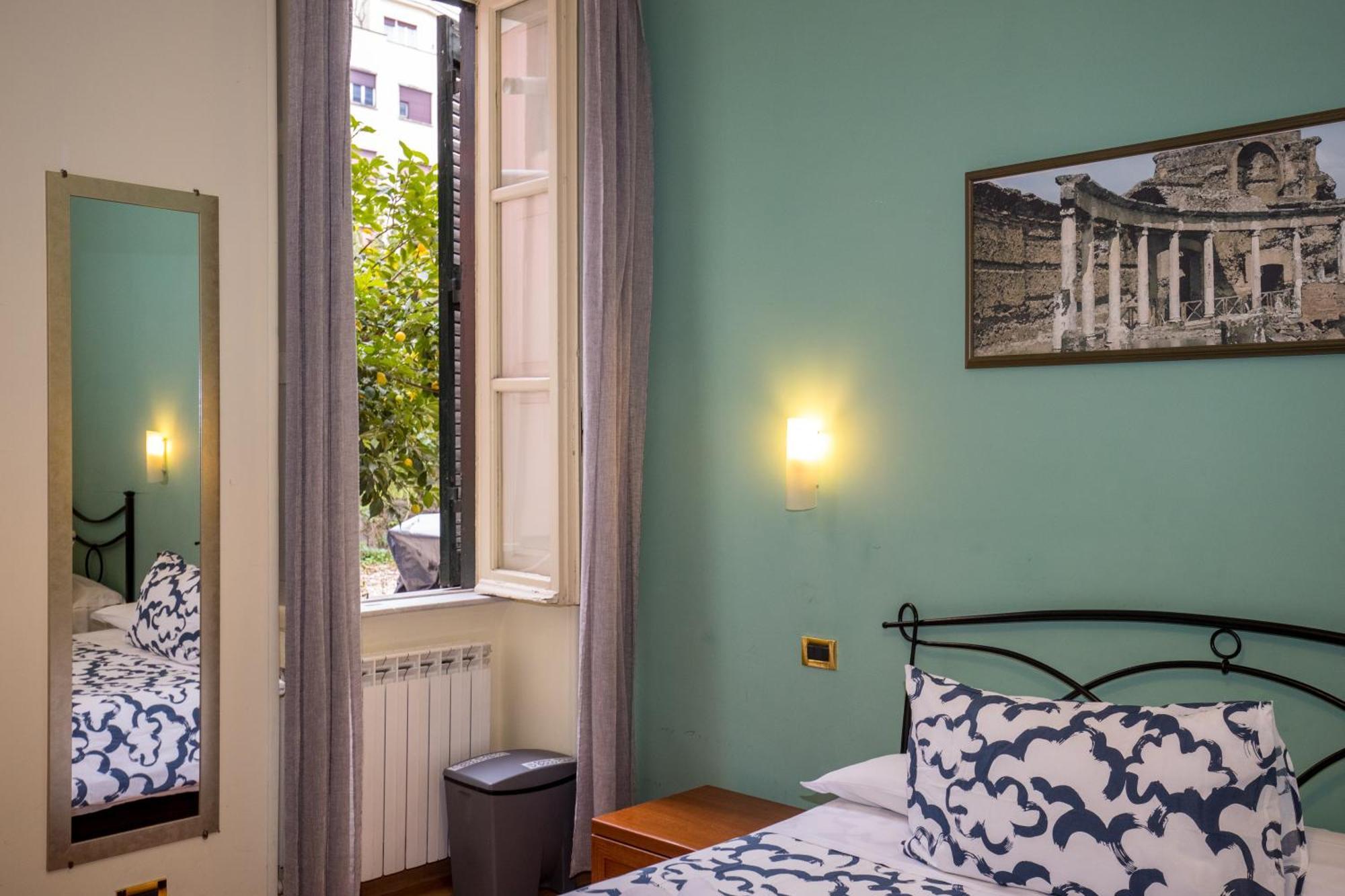 Triple Room with Private Bathroom