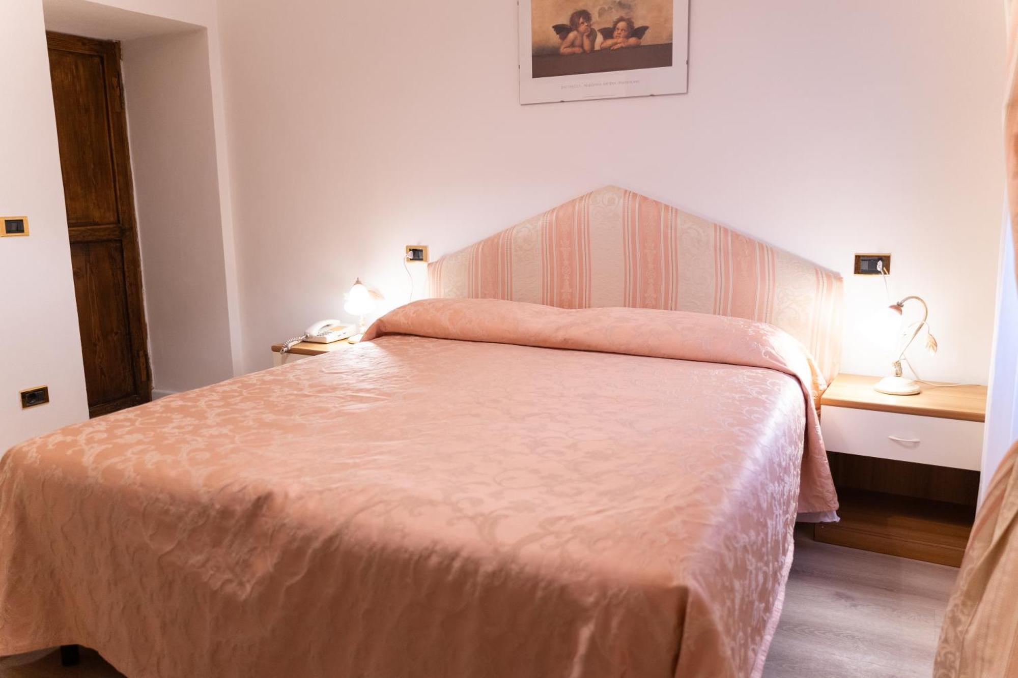 Standard Double or Twin Room with Garden View