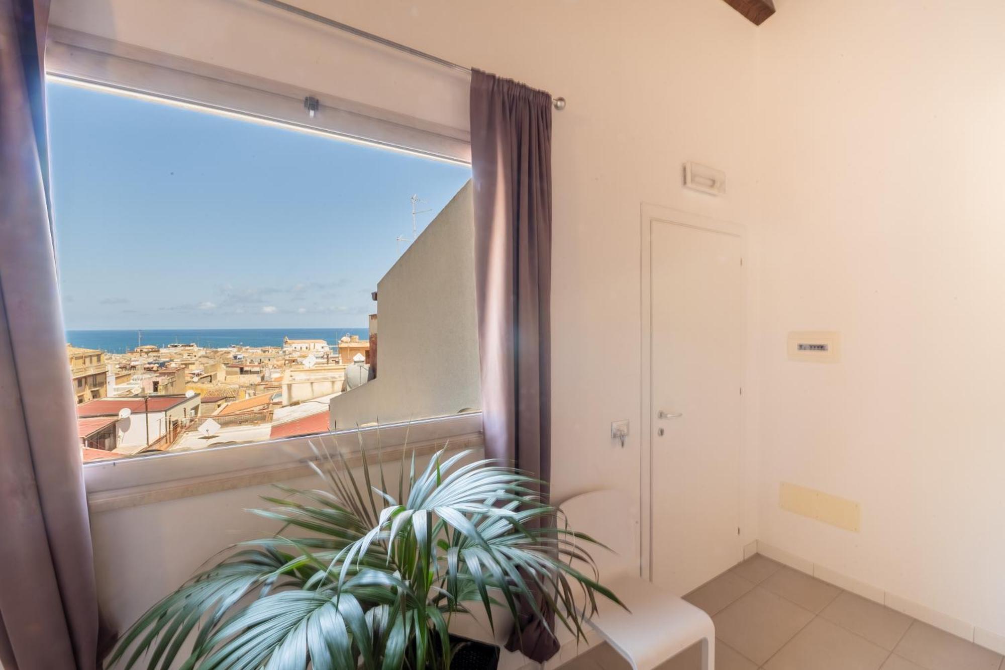 Deluxe Family Suite