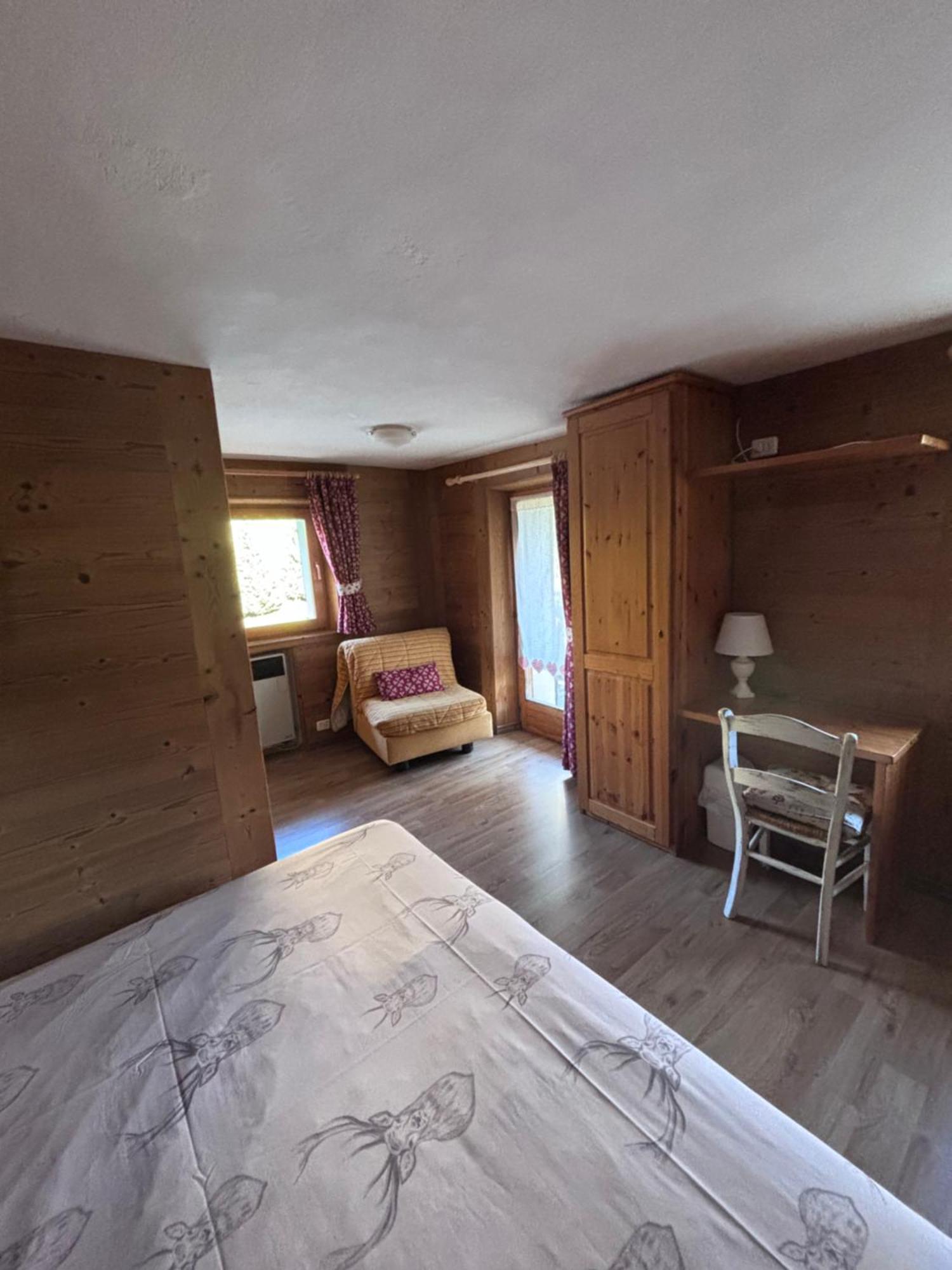 Family Room Mountain View