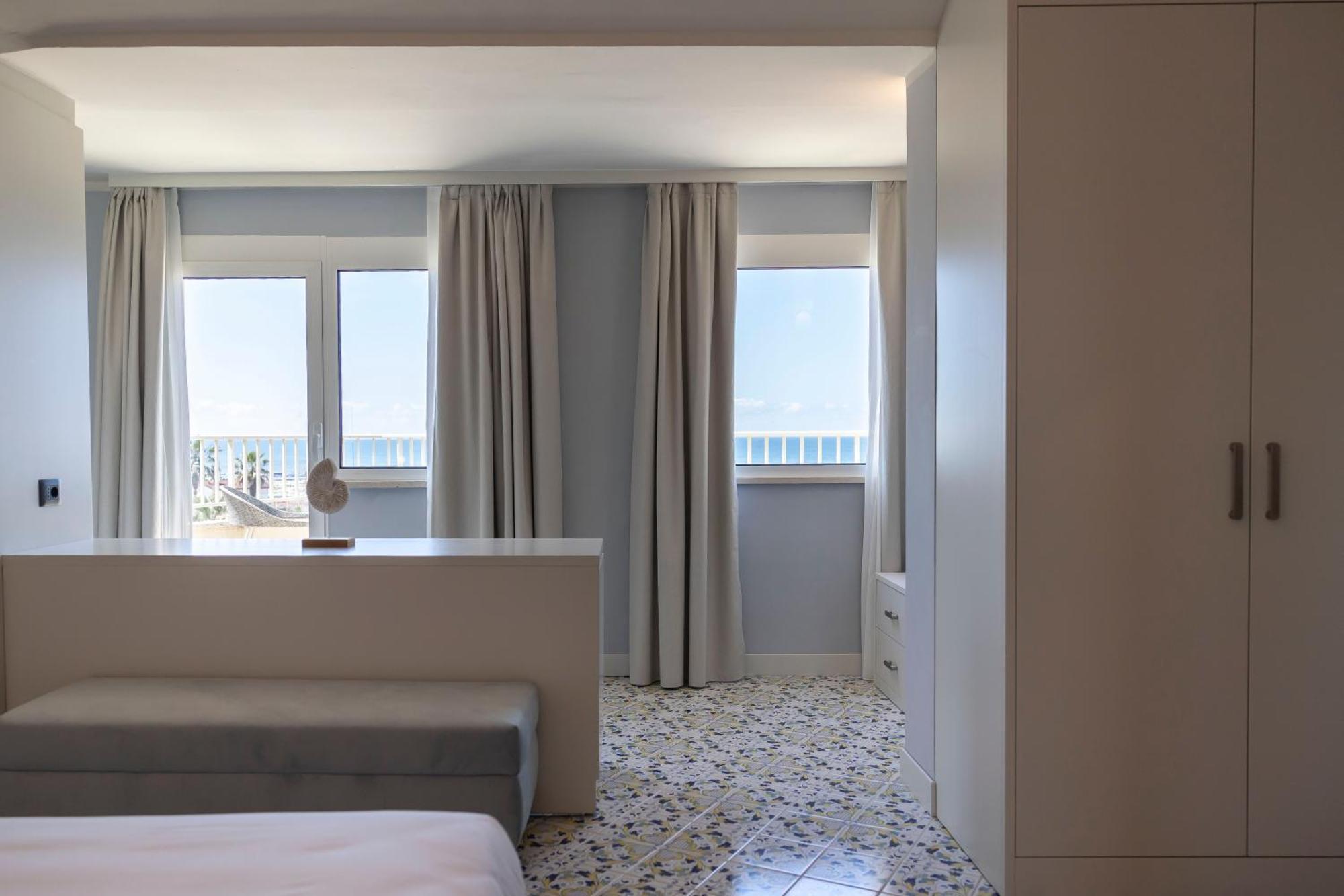 Sea Front Junior Suite