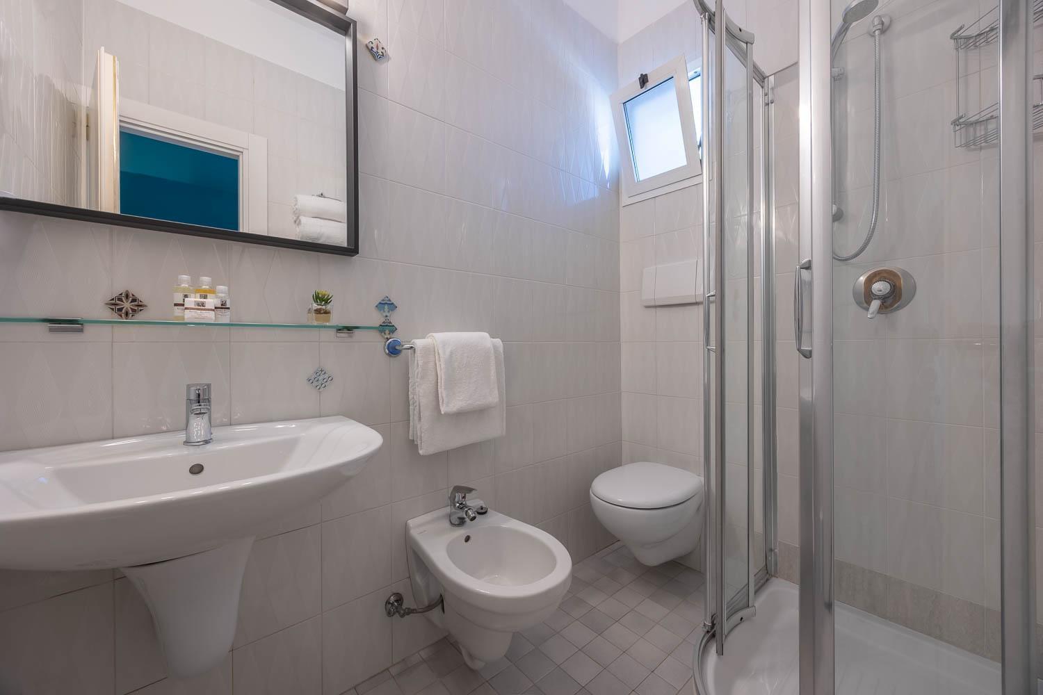 Triple Room,1672601398:JPEG