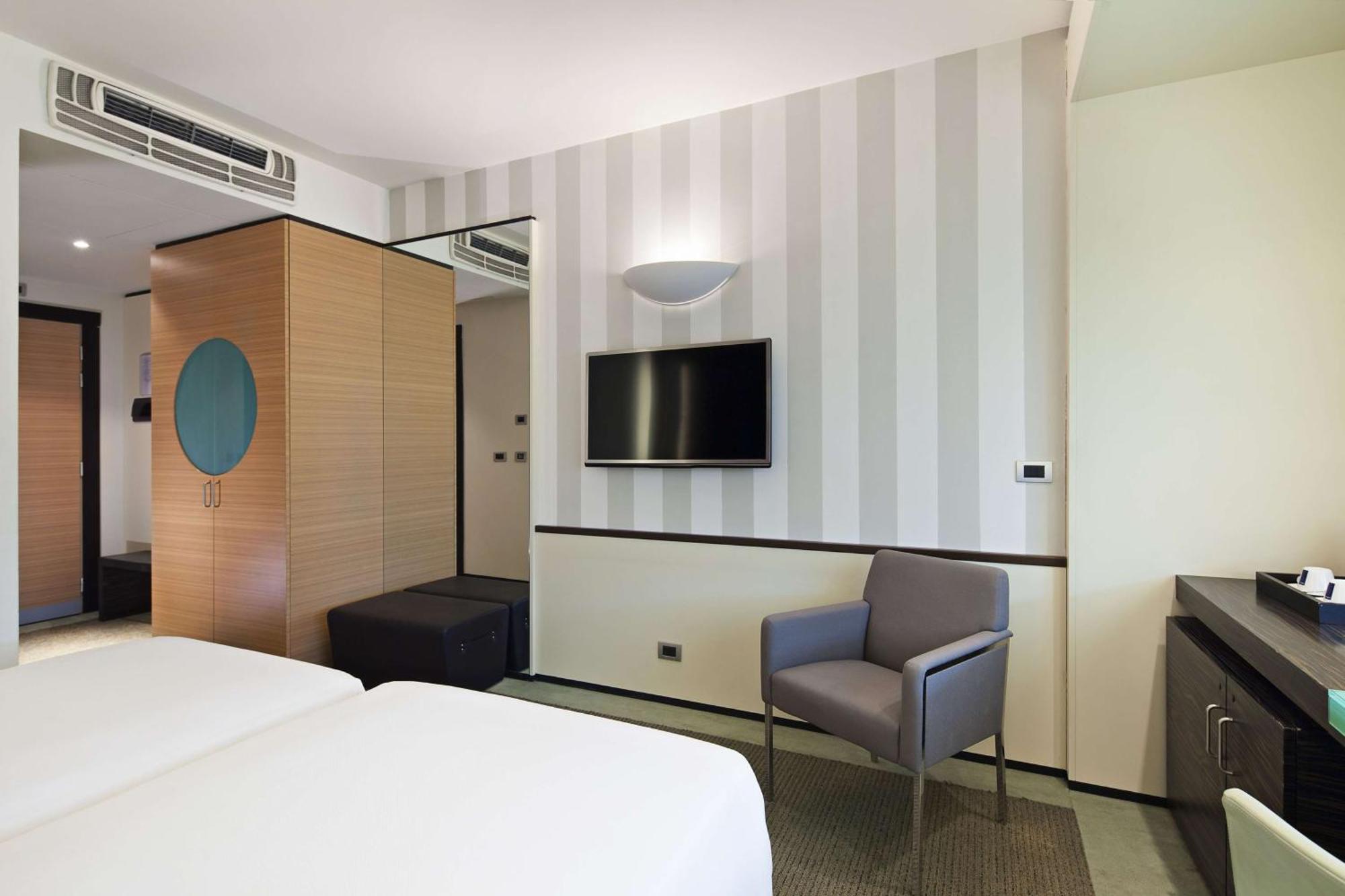 Chambre Familiale Communicante avec Lit d'Appoint (2 Adultes + 3 Enfants)