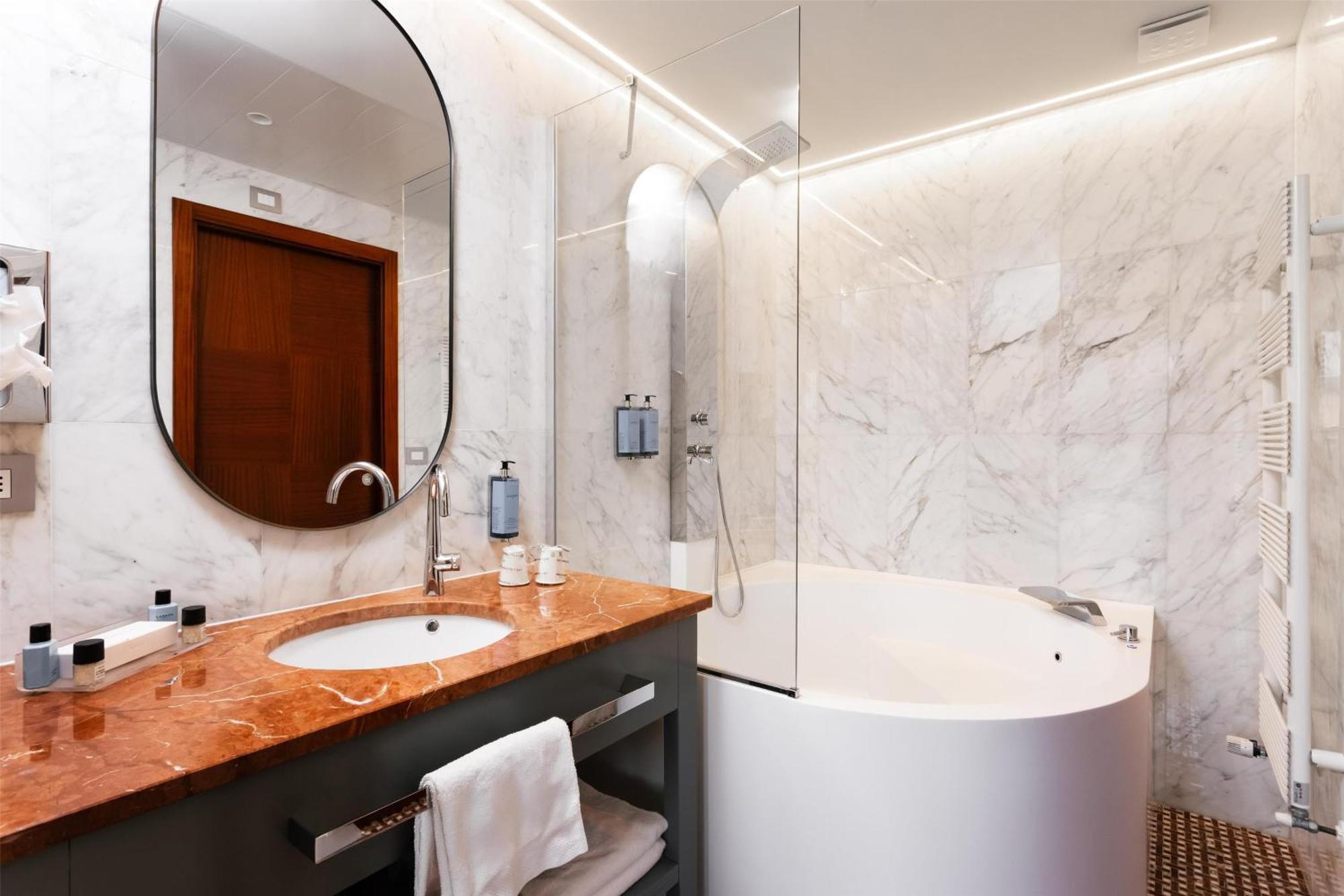 Royal King Suite