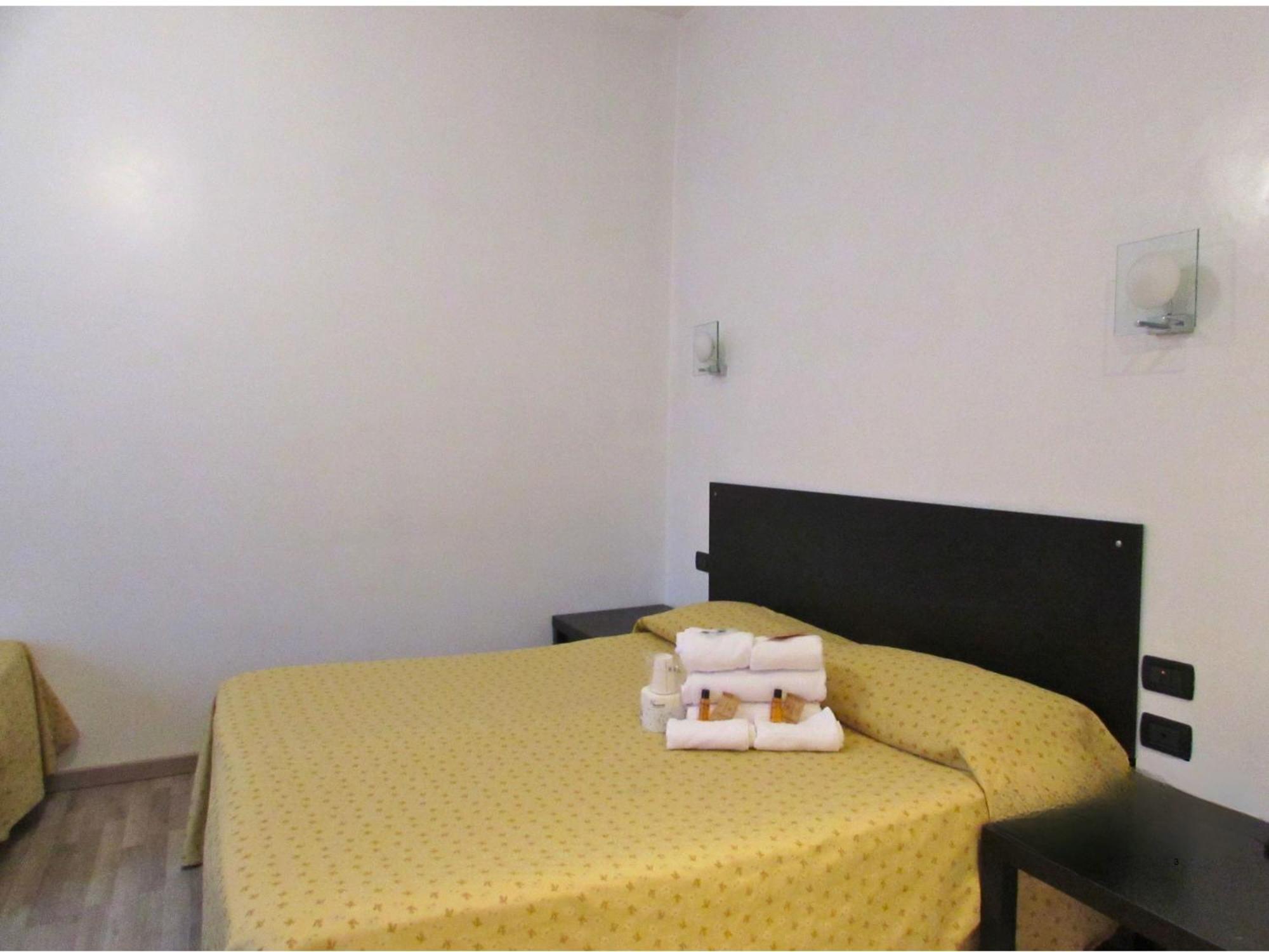 Economy Triple Room