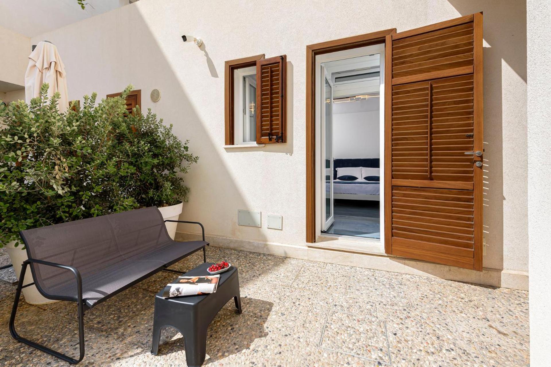 Large Double Room