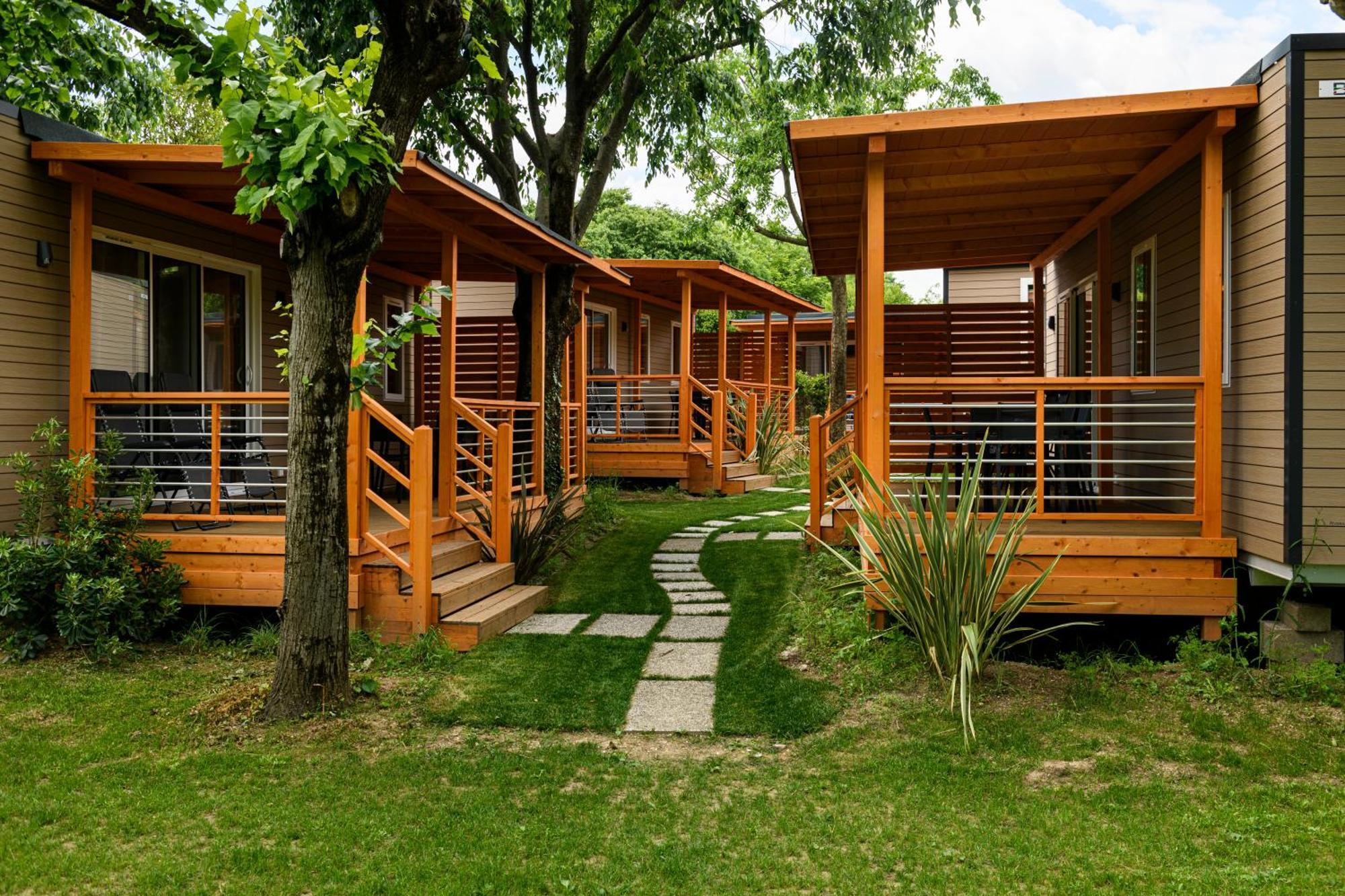 Large Mobile Home,1676778833:JPEG