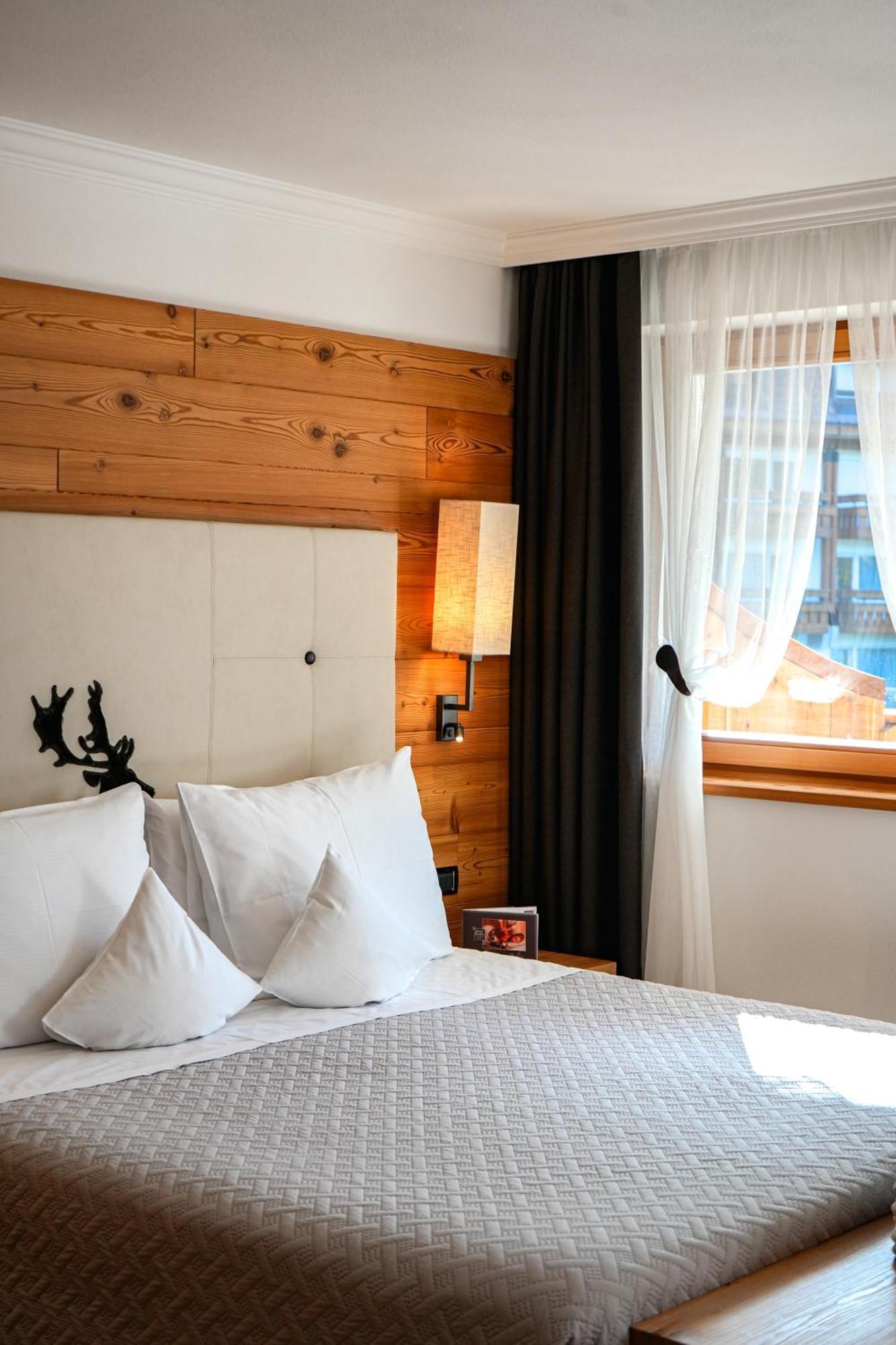 Deluxe Junior Suite,1683814924:JPEG